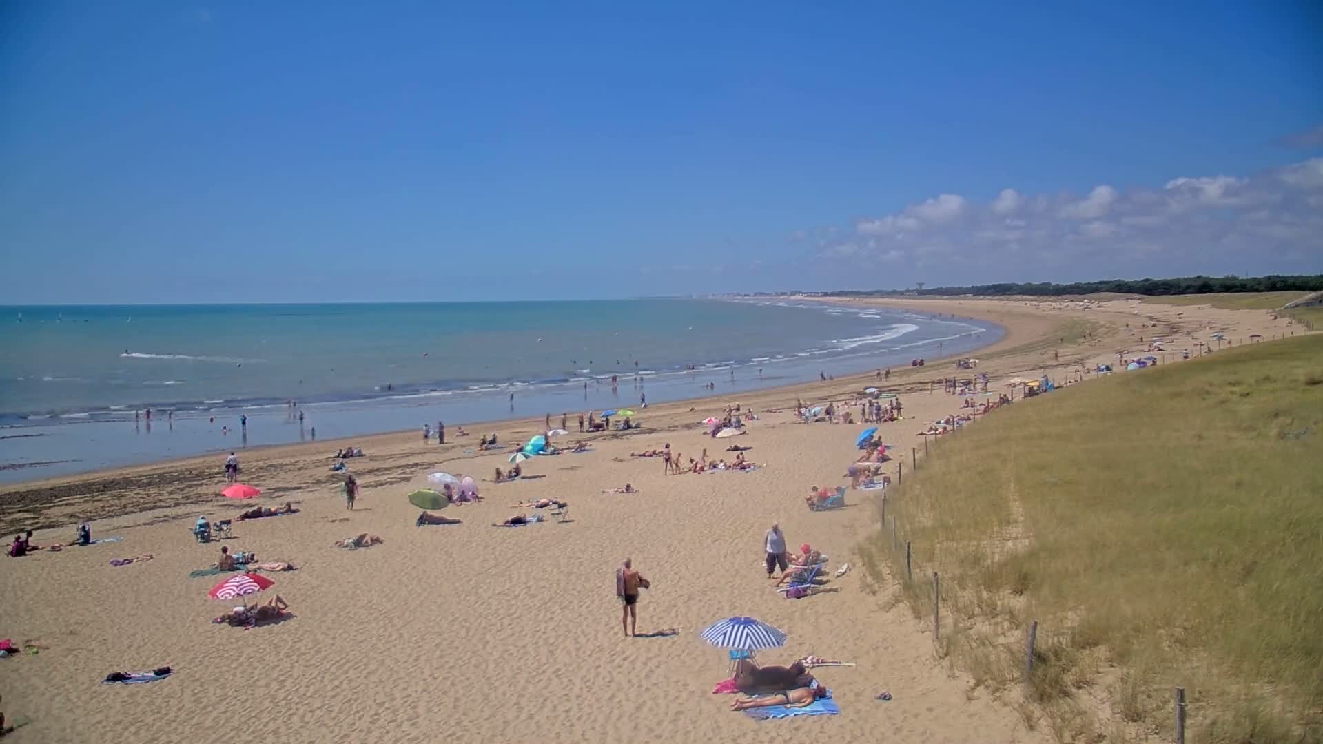 Saint-Hilaire-de-Riez, Plage de la Parée Préneau Beach Live Cam -  Les Sables-d'Olonne, Vendée, Pays de la Loire, France