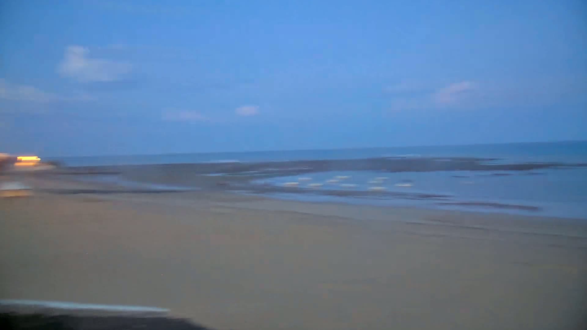 Saint-Hilaire-de-Riez, Plage de la Parée Préneau Beach Live Cam -  Les Sables-d'Olonne, Vendée, Pays de la Loire, France