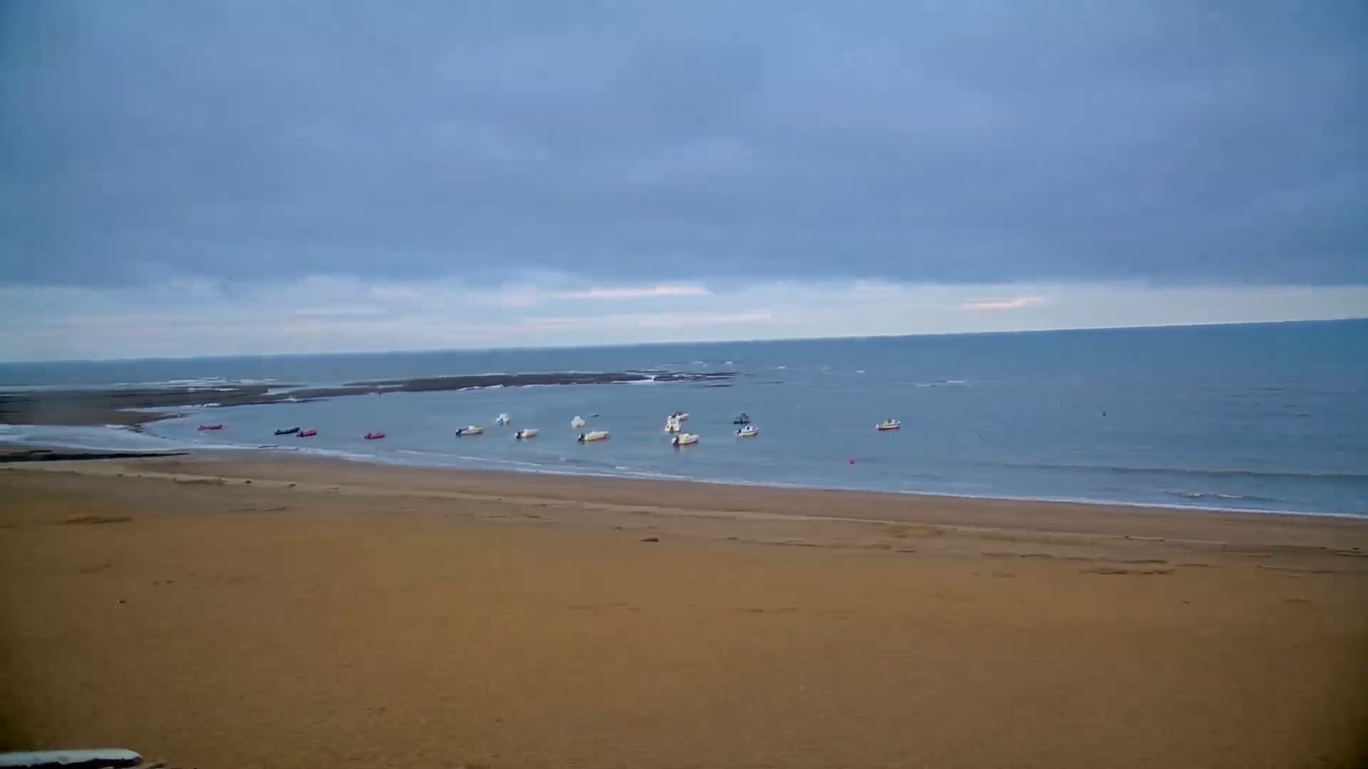 Saint-Hilaire-de-Riez, Plage de la Parée Préneau Beach Live Cam -  Les Sables-d'Olonne, Vendée, Pays de la Loire, France