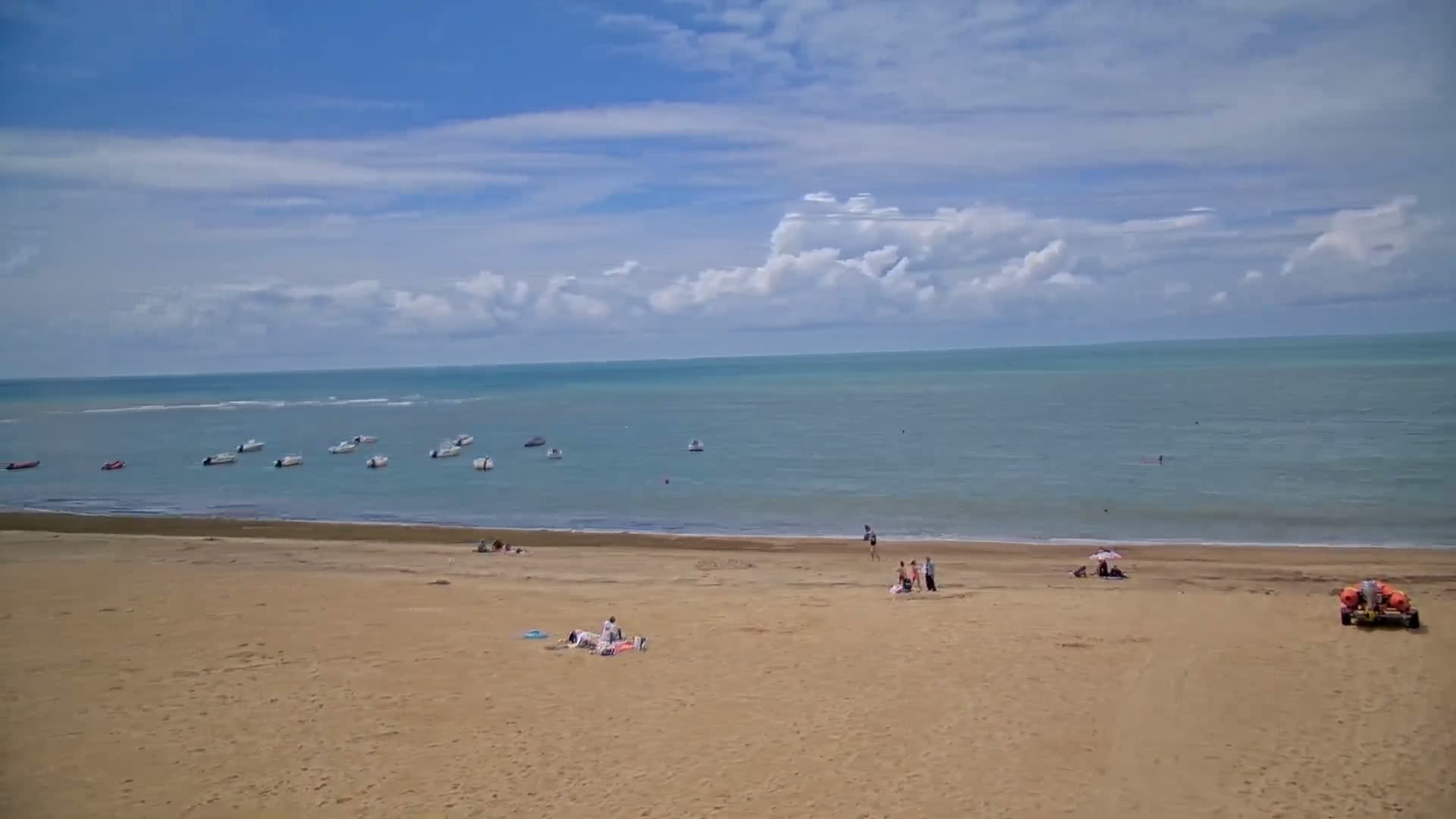 Saint-Hilaire-de-Riez, Plage de la Parée Préneau Beach Live Cam -  Les Sables-d'Olonne, Vendée, Pays de la Loire, France