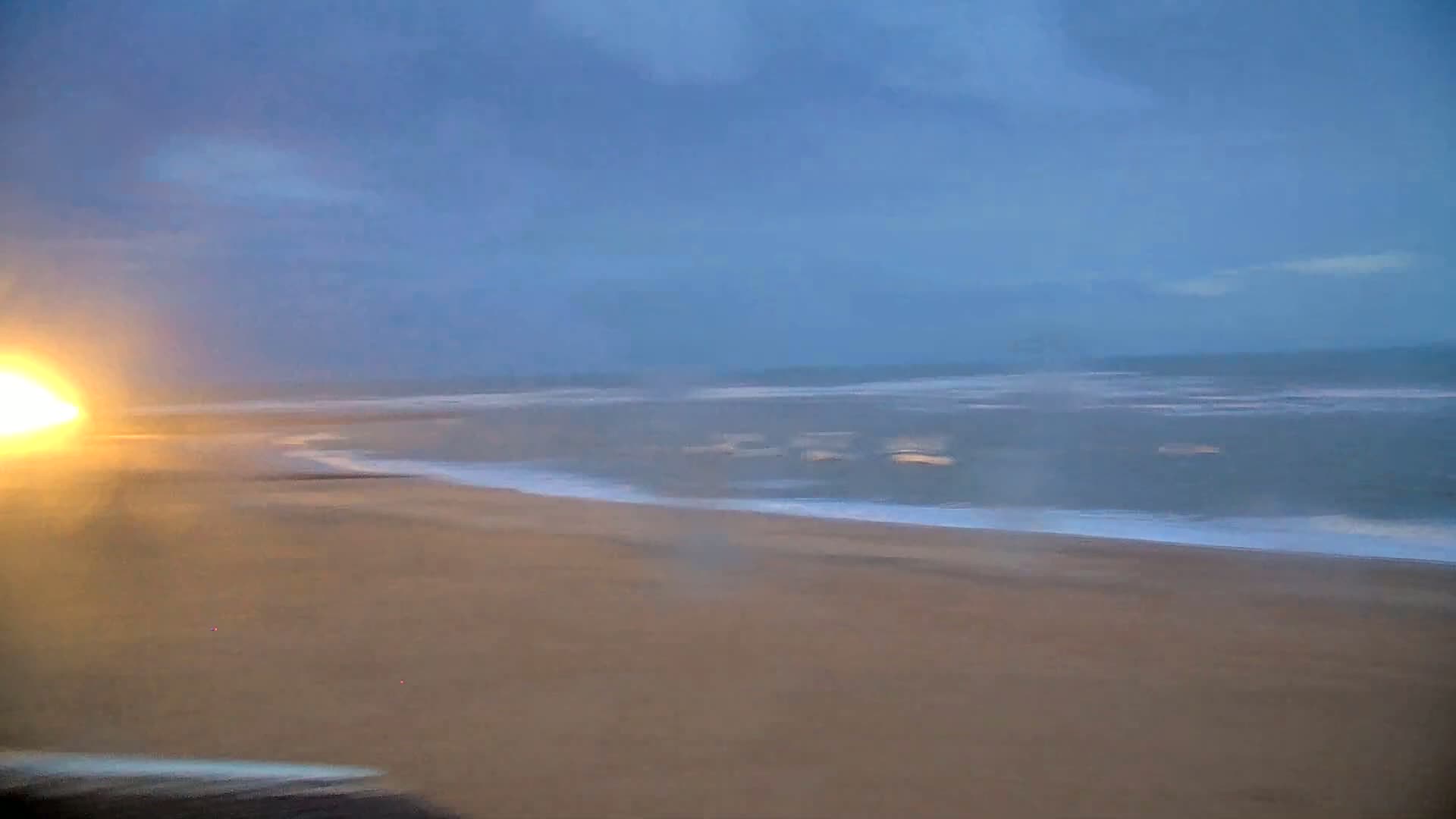 Saint-Hilaire-de-Riez, Plage de la Parée Préneau Beach Live Cam -  Les Sables-d'Olonne, Vendée, Pays de la Loire, France