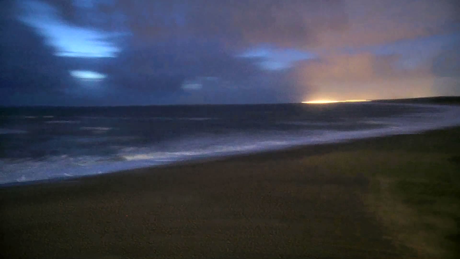 Saint-Hilaire-de-Riez, Plage de la Parée Préneau Beach Live Cam -  Les Sables-d'Olonne, Vendée, Pays de la Loire, France