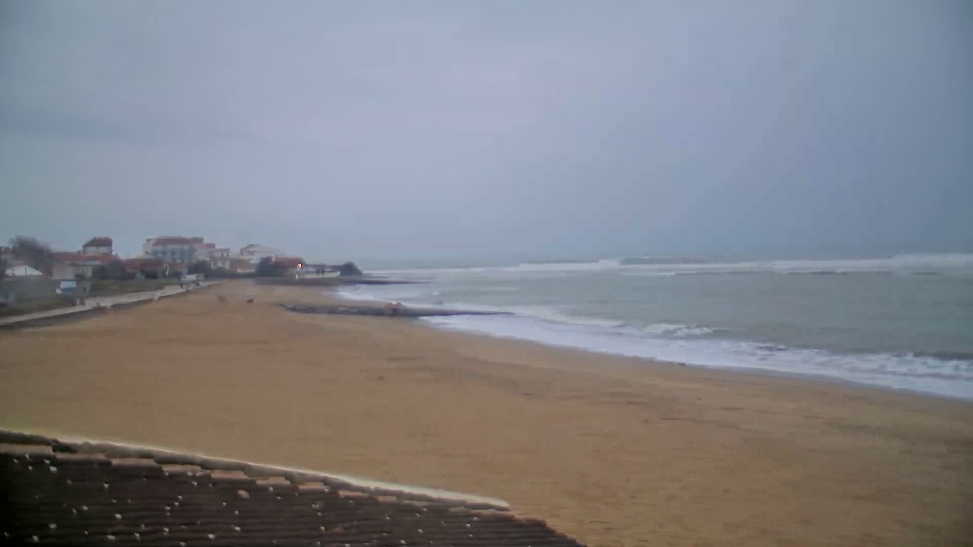 Saint-Hilaire-de-Riez, Plage de la Parée Préneau Beach Live Cam -  Les Sables-d'Olonne, Vendée, Pays de la Loire, France