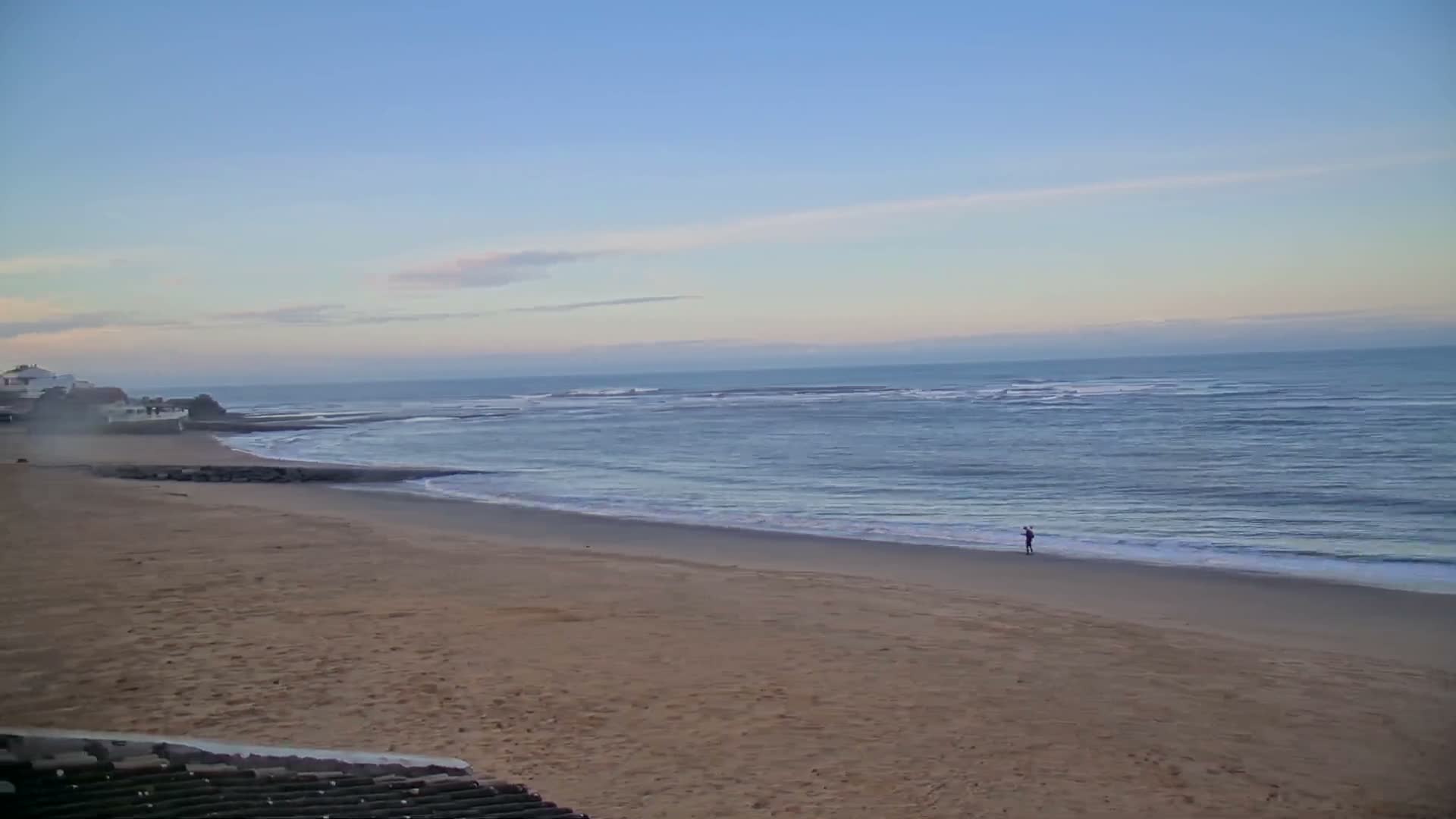 Saint-Hilaire-de-Riez, Plage de la Parée Préneau Beach Live Cam -  Les Sables-d'Olonne, Vendée, Pays de la Loire, France