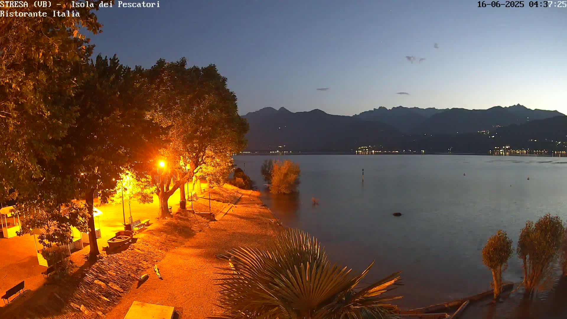 Isola dei Pescatori Island, Maggiore Lake Live Cam - Stresa, Piedmont, Italy