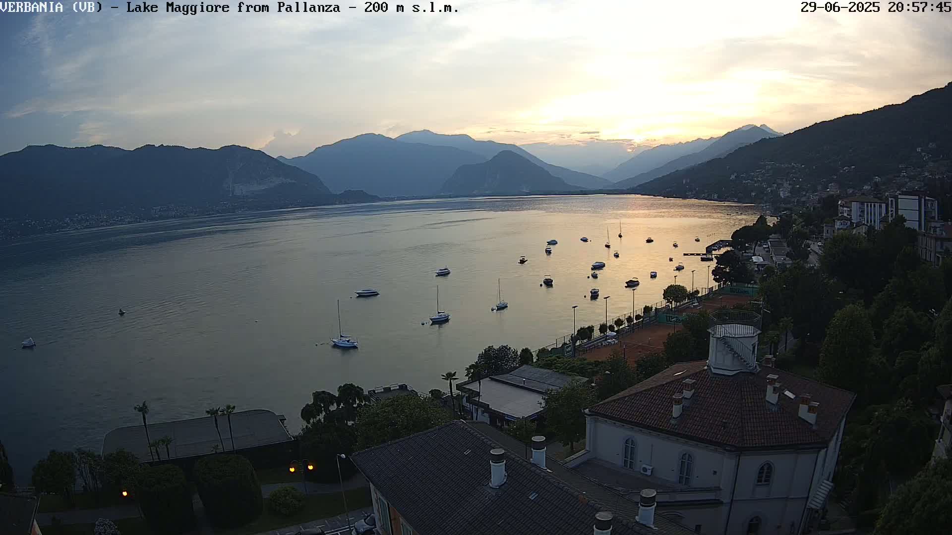 Verbania, Maggiore Lake Live Cam - Verbano-Cusio-Ossola, Piedmont, Italy