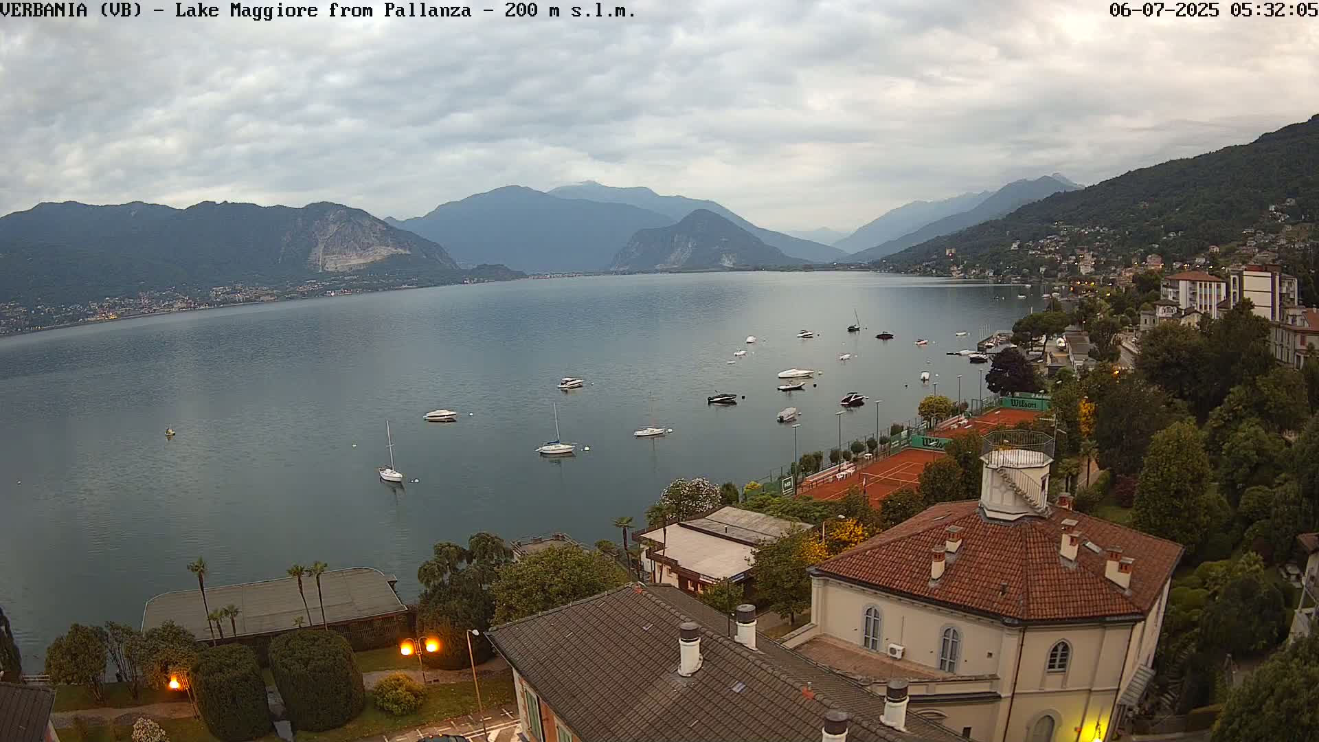 Verbania, Maggiore Lake Live Cam - Verbano-Cusio-Ossola, Piedmont, Italy