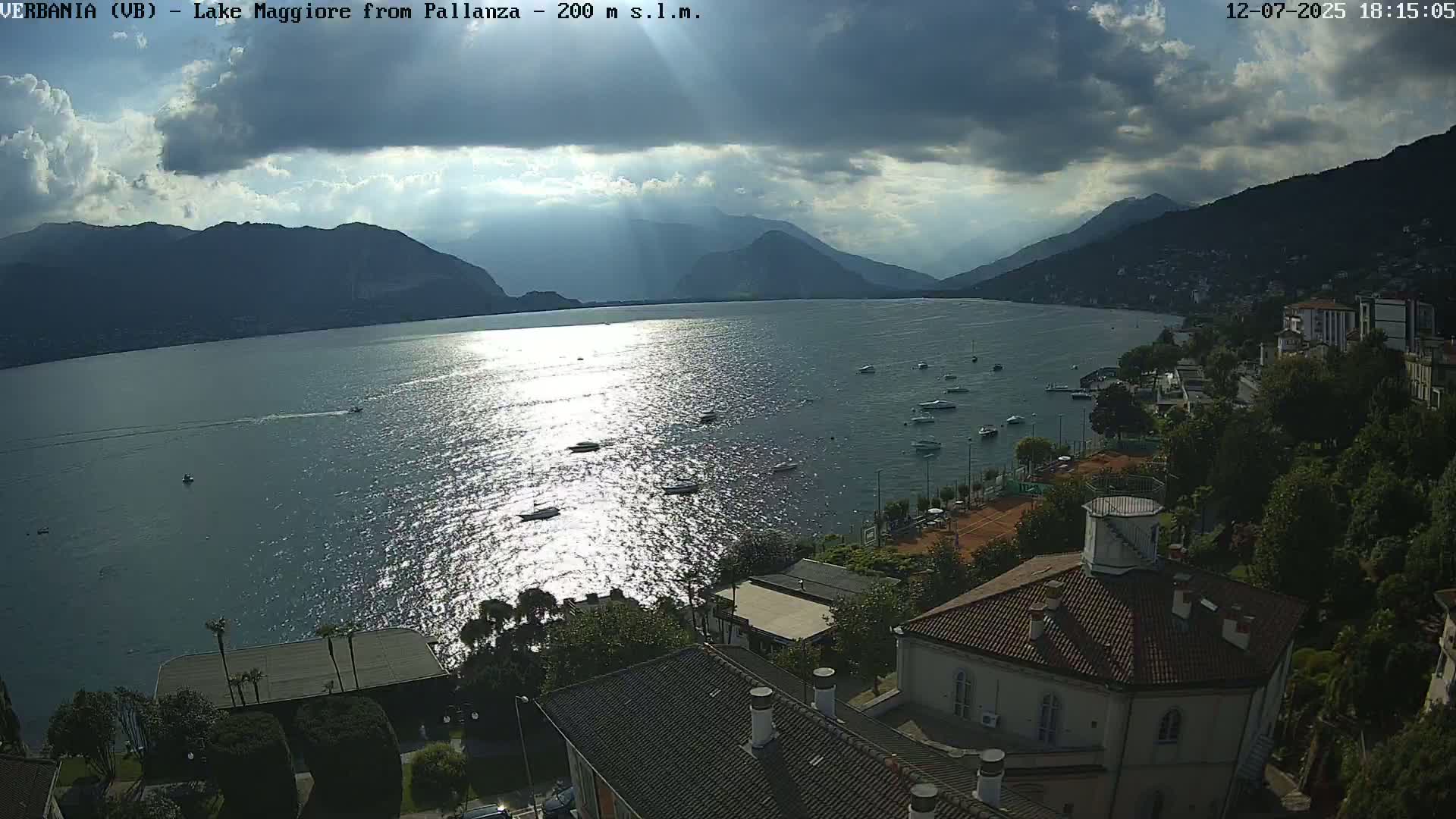 Verbania, Maggiore Lake Live Cam - Verbano-Cusio-Ossola, Piedmont, Italy