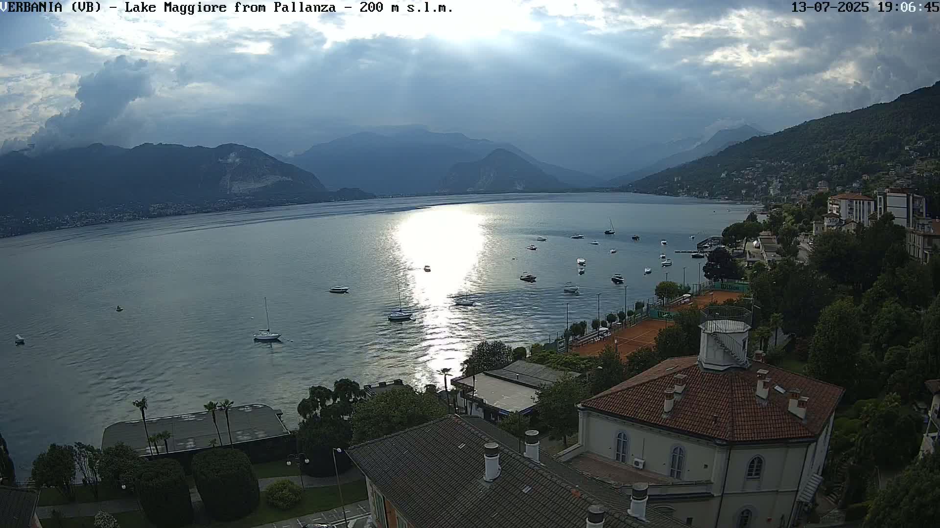 Verbania, Maggiore Lake Live Cam - Verbano-Cusio-Ossola, Piedmont, Italy