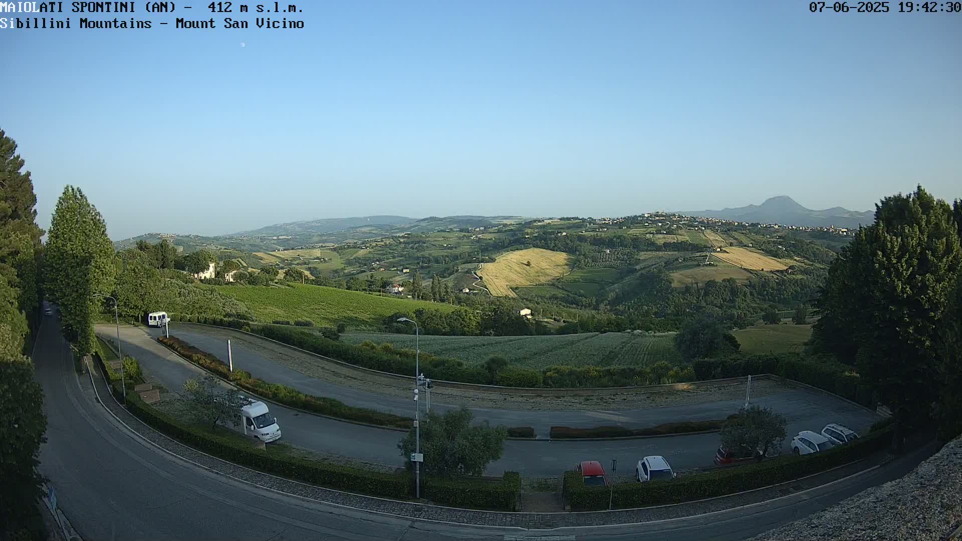 Mount Sibillini & San Vicino Live Cam - Maiolati Spontini, Marche, Italy