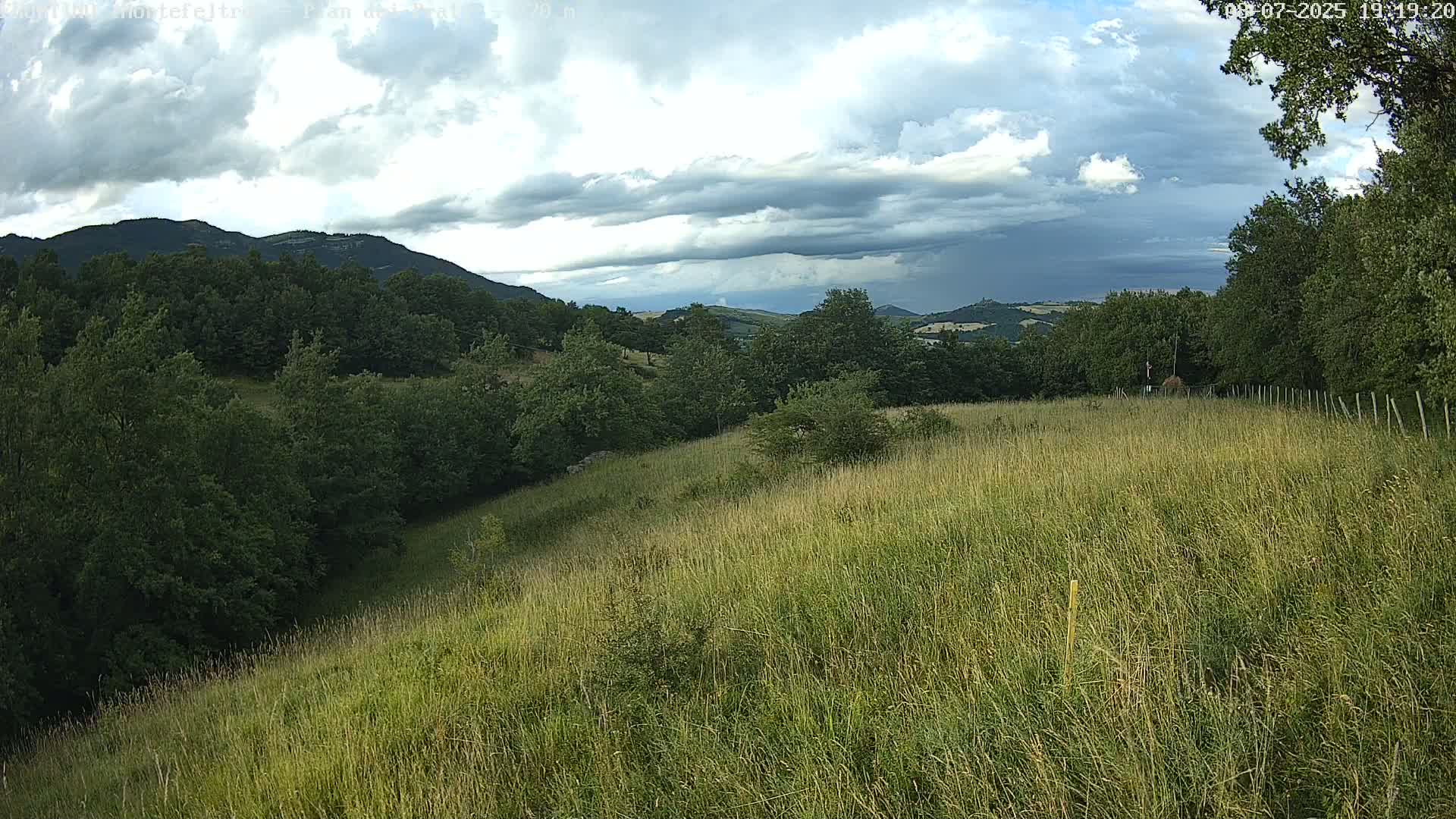 Pian dei Prati, Mount Carpegna Live Cam - Carpegna, Marche, Italy