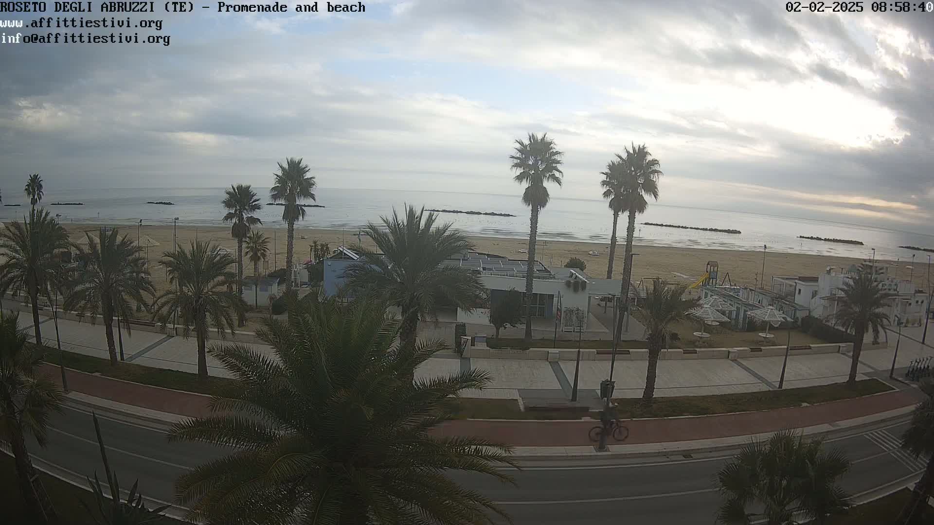 Roseto degli Abruzzi Beach Live Cam - Abruzzo, Italy
