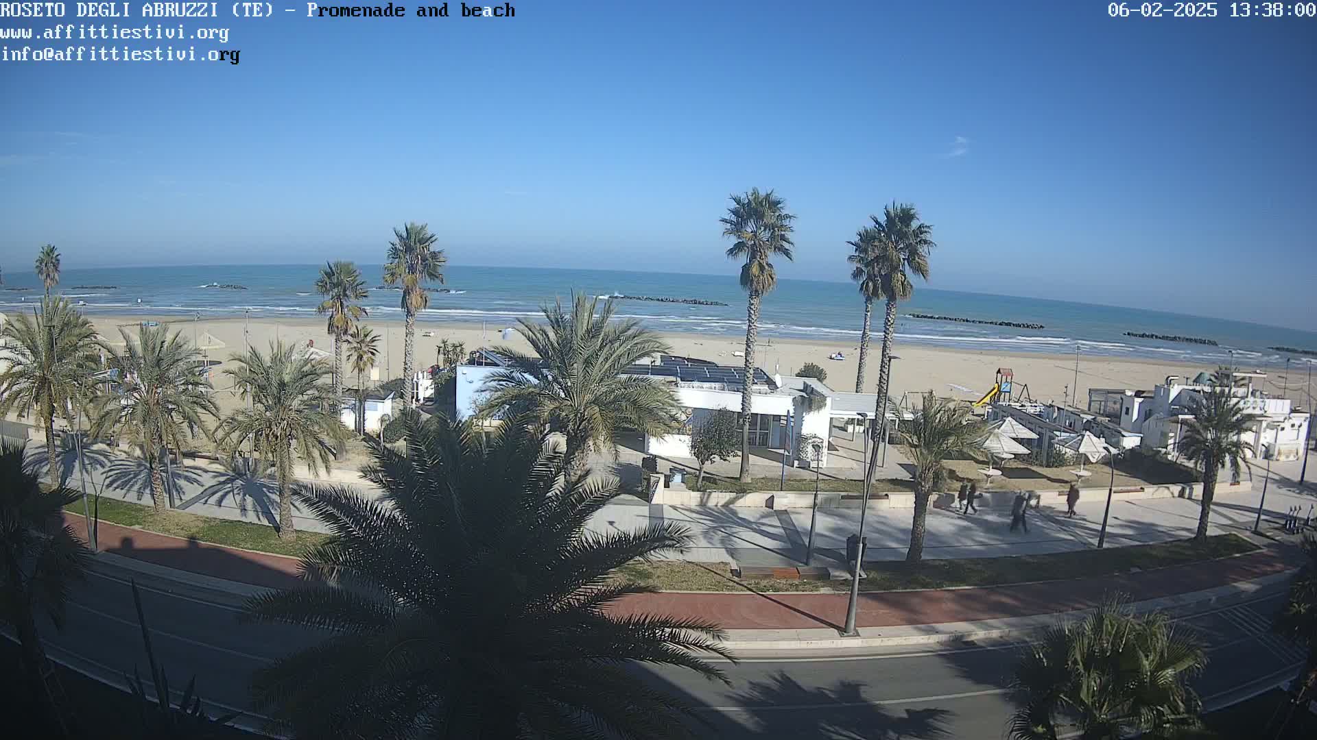 Roseto degli Abruzzi Beach Live Cam - Abruzzo, Italy
