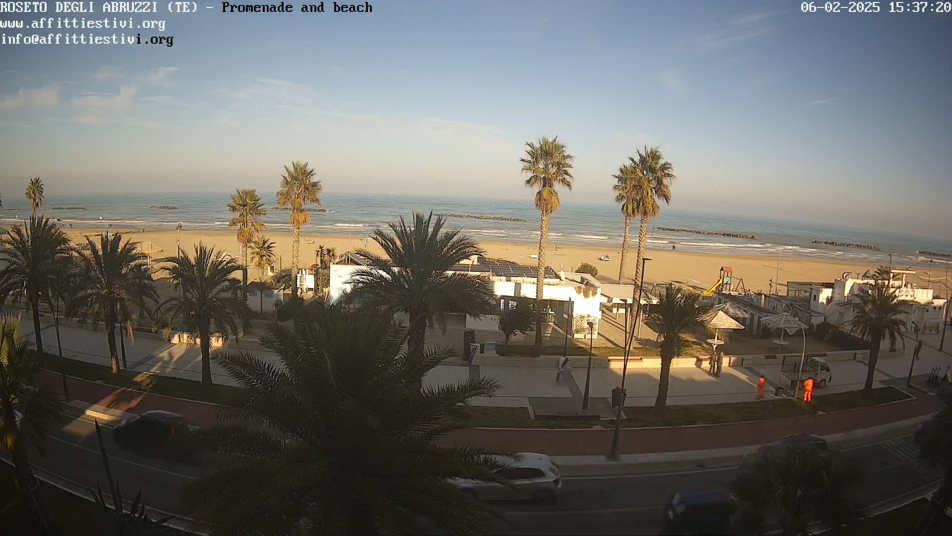 Roseto degli Abruzzi Beach Live Cam - Abruzzo, Italy