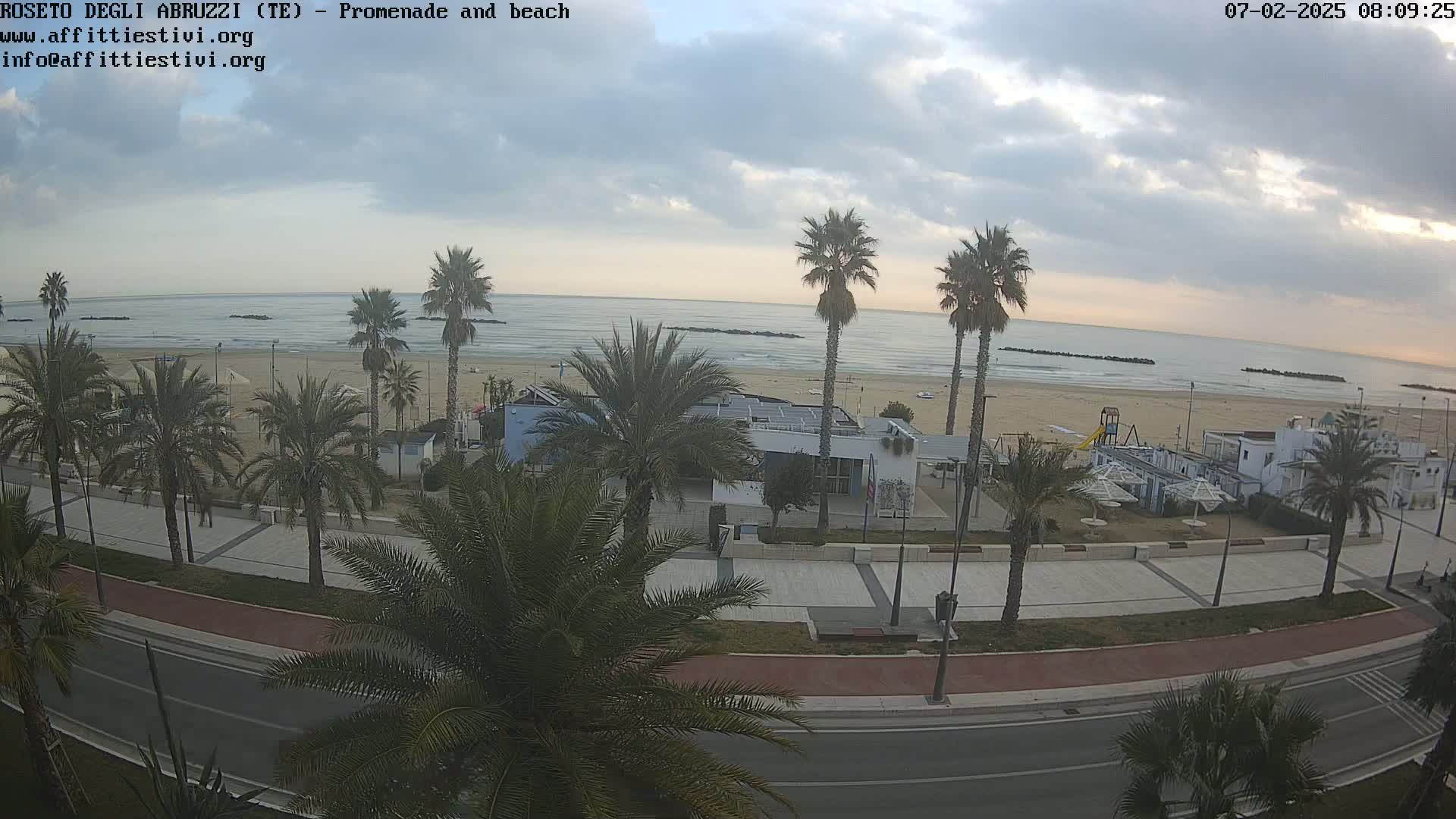 Roseto degli Abruzzi Beach Live Cam - Abruzzo, Italy