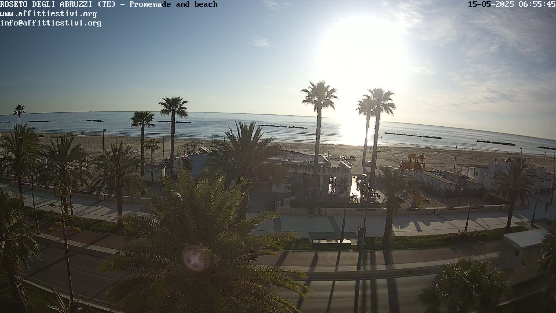 Roseto degli Abruzzi Beach Live Cam - Abruzzo, Italy