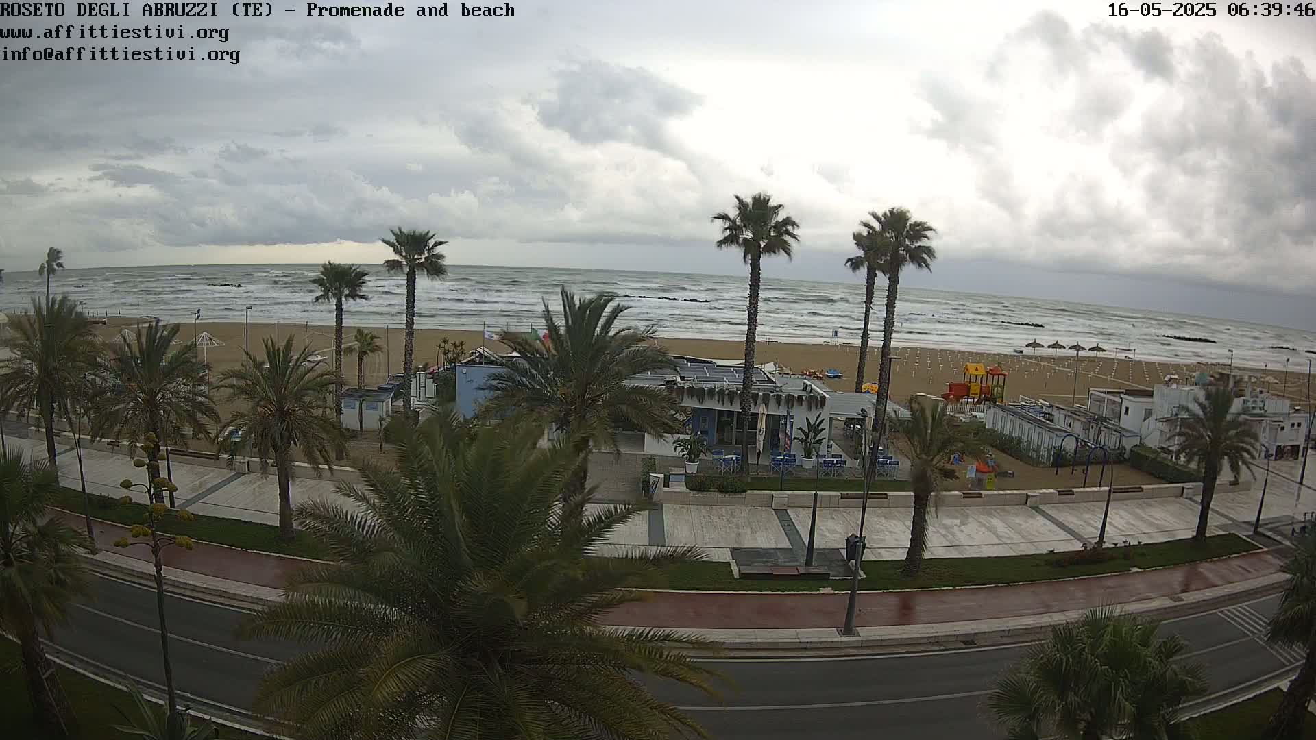 Roseto degli Abruzzi Beach Live Cam - Abruzzo, Italy