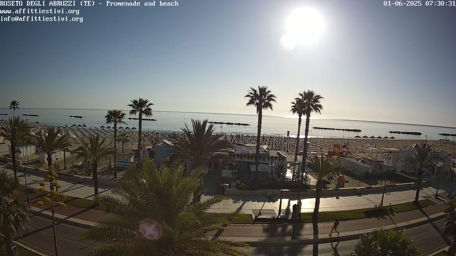 Roseto degli Abruzzi Beach Live Cam - Abruzzo, Italy