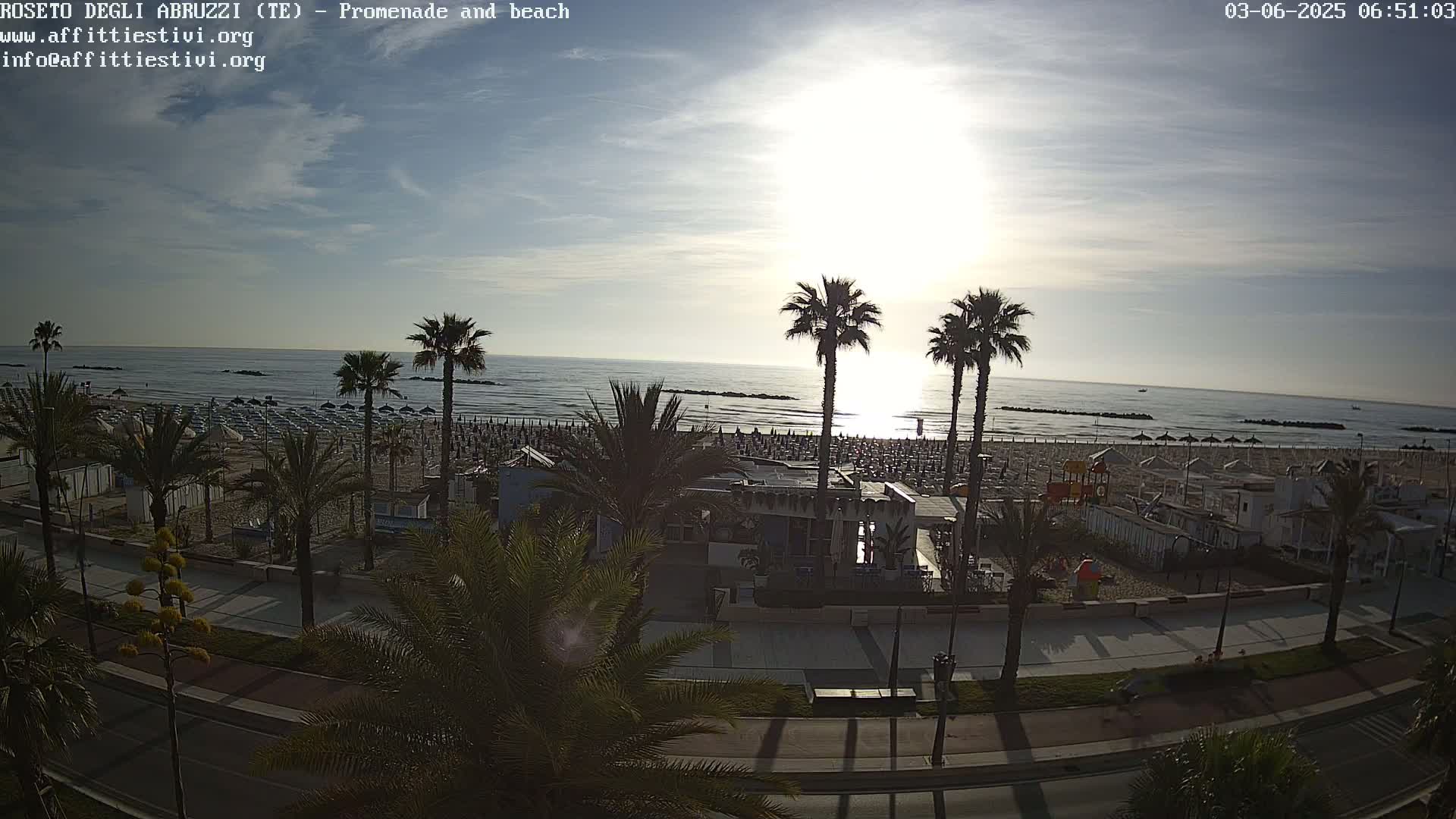 Roseto degli Abruzzi Beach Live Cam - Abruzzo, Italy