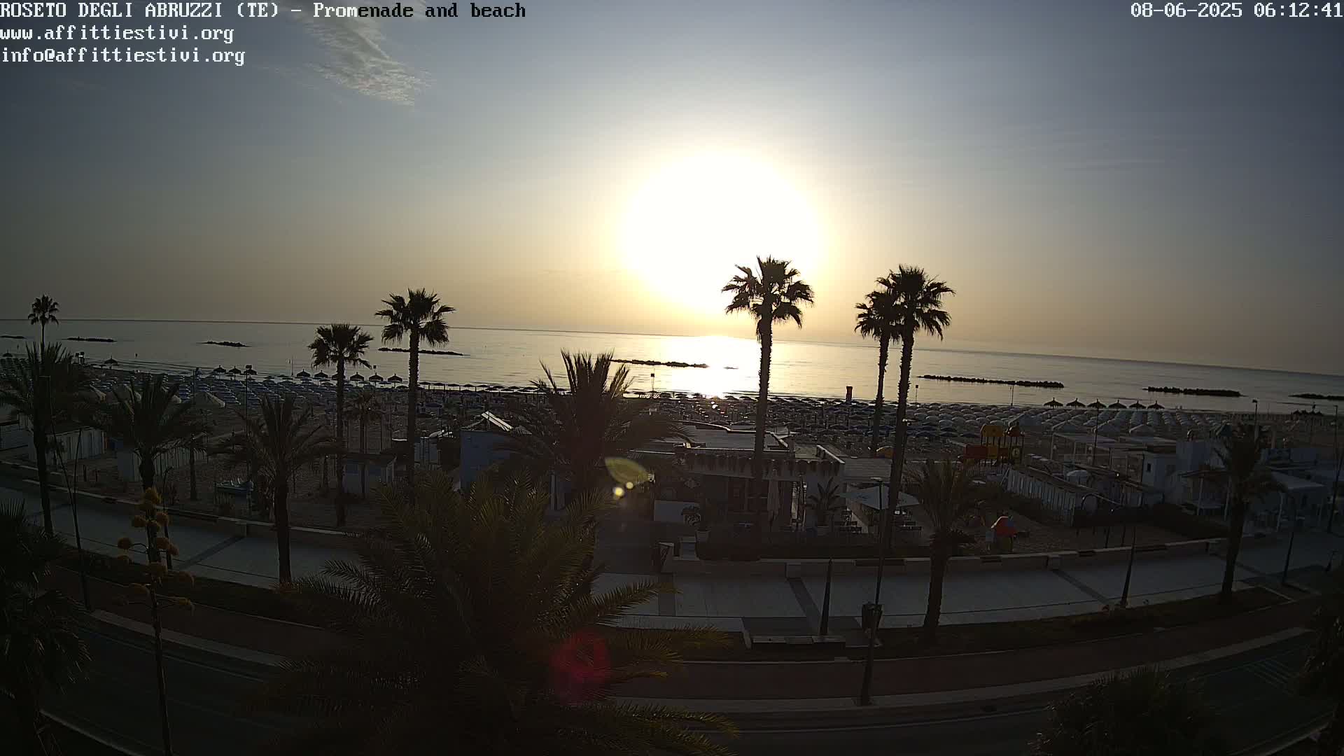 Roseto degli Abruzzi Beach Live Cam - Abruzzo, Italy