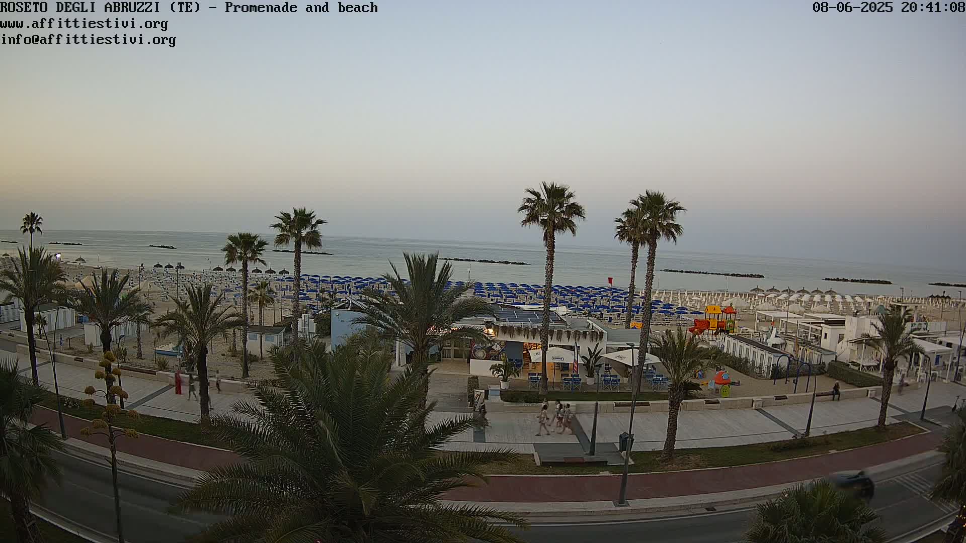 Roseto degli Abruzzi Beach Live Cam - Abruzzo, Italy