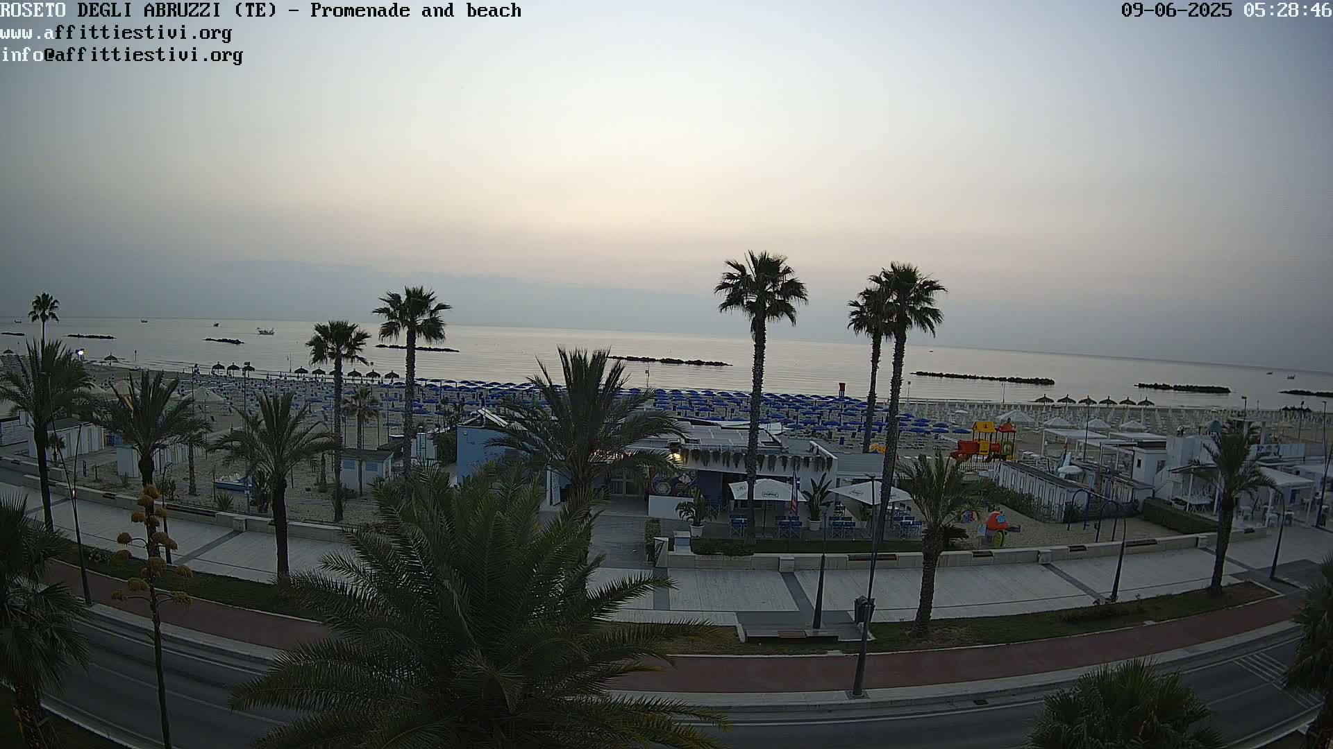 Roseto degli Abruzzi Beach Live Cam - Abruzzo, Italy