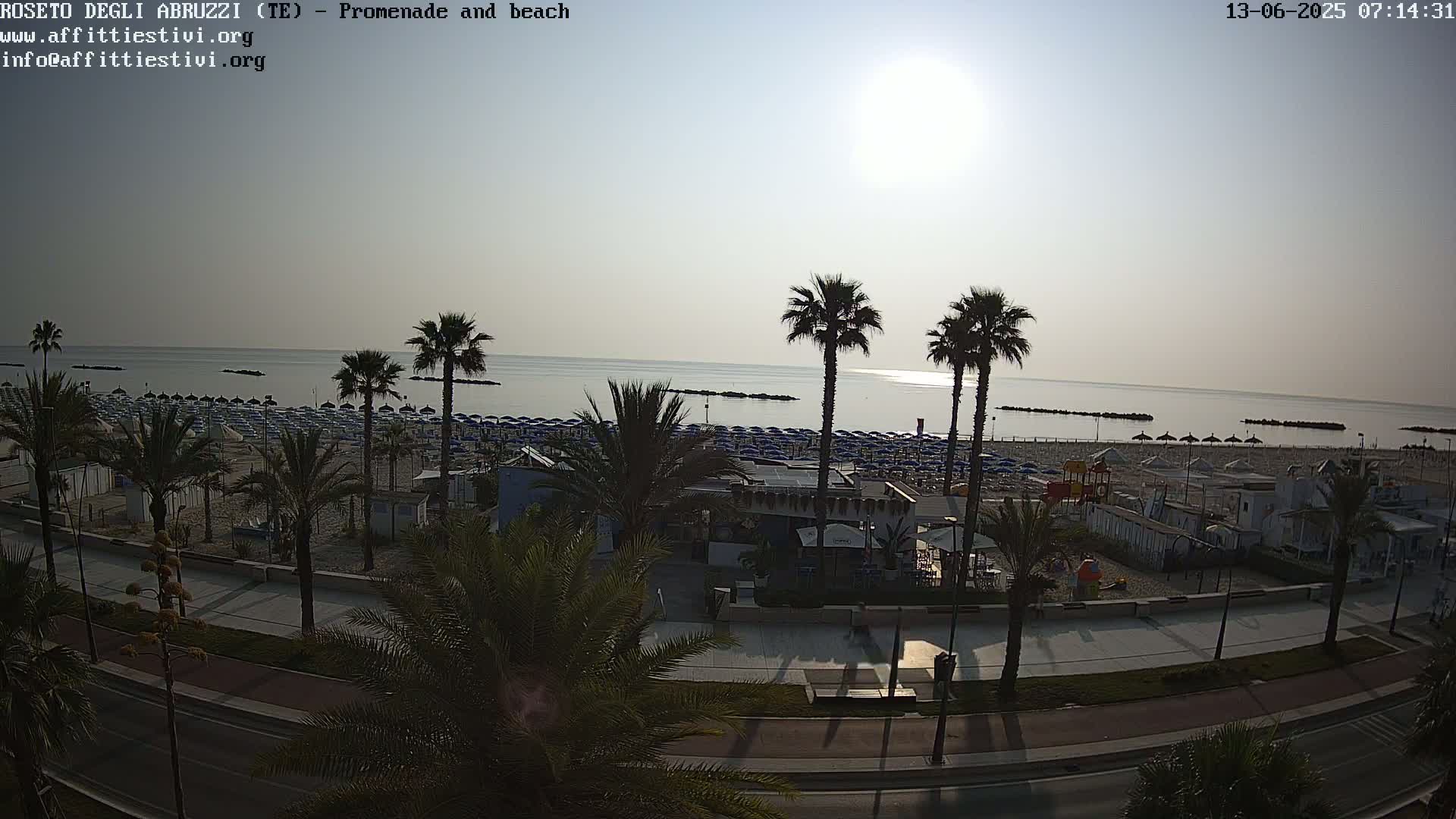 Roseto degli Abruzzi Beach Live Cam - Abruzzo, Italy