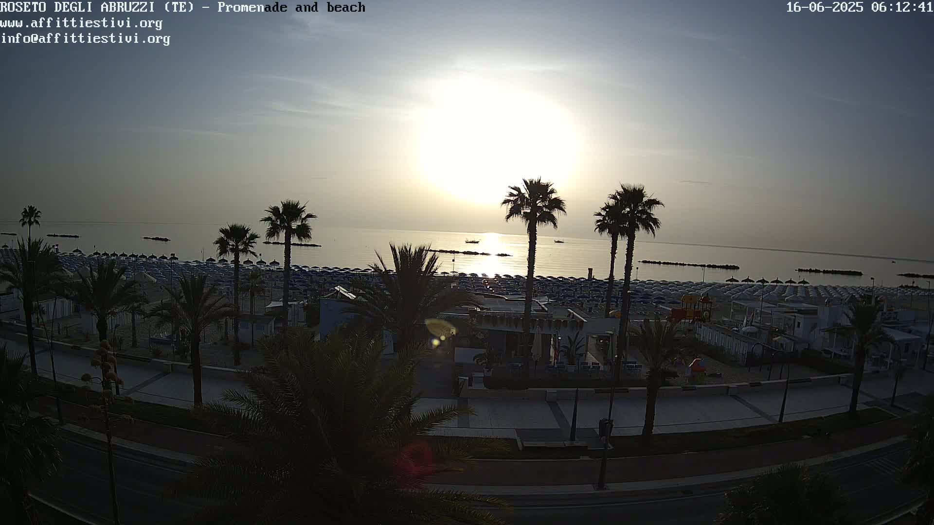 Roseto degli Abruzzi Beach Live Cam - Abruzzo, Italy