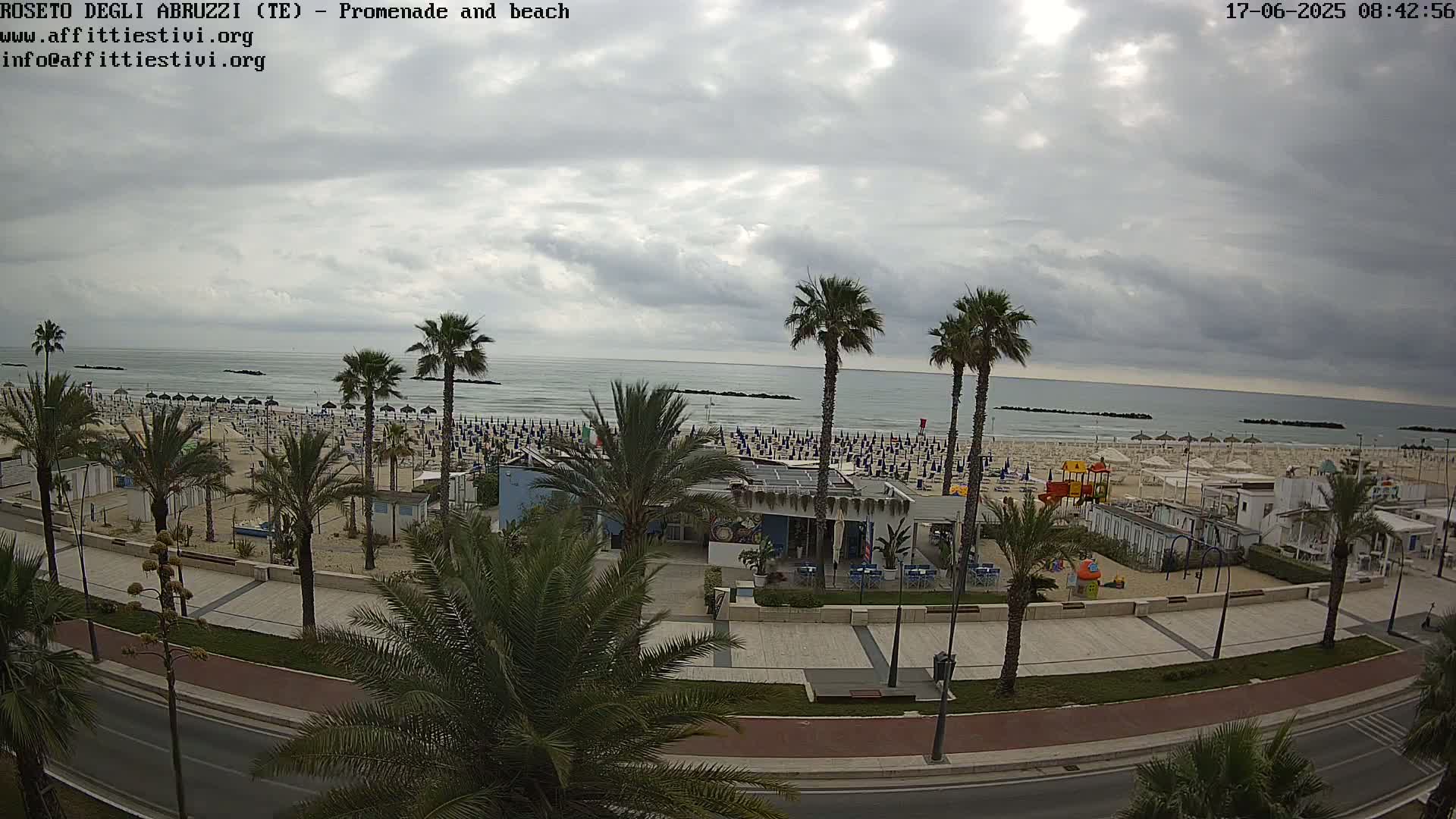 Roseto degli Abruzzi Beach Live Cam - Abruzzo, Italy
