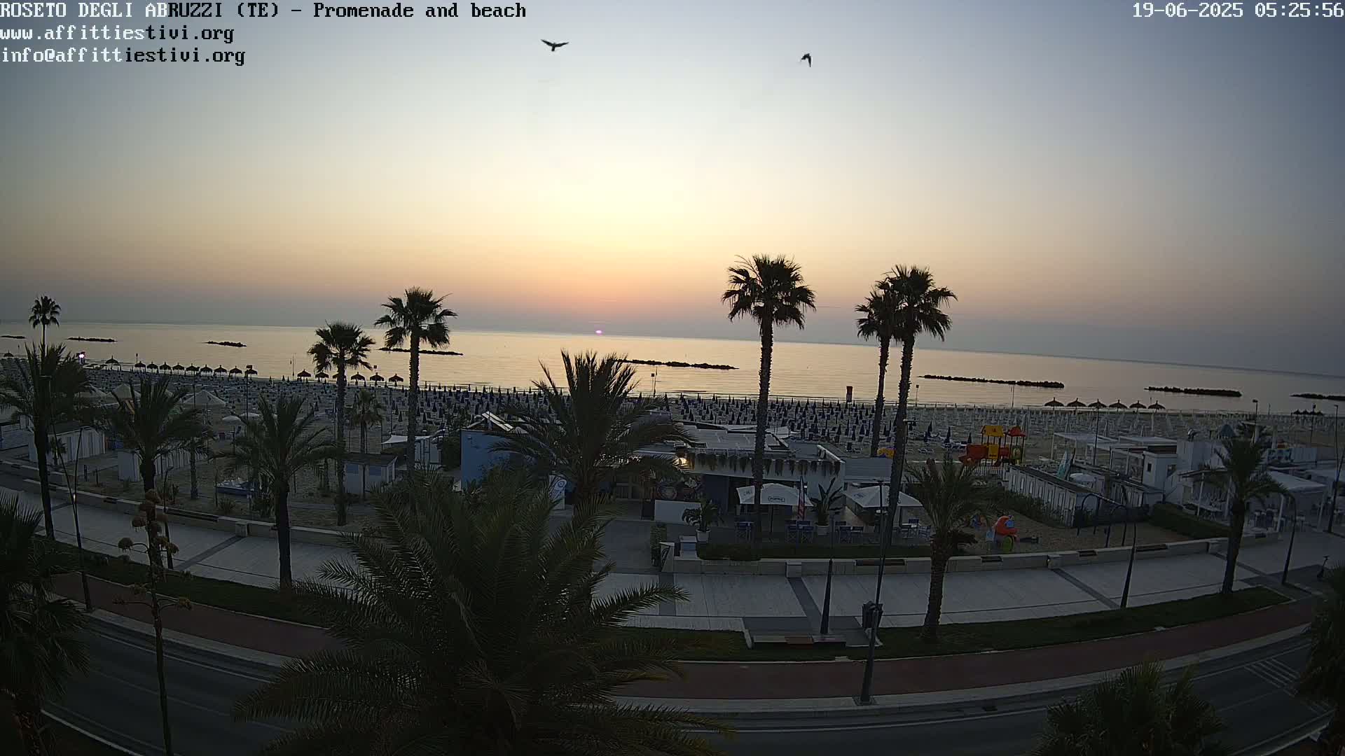 Roseto degli Abruzzi Beach Live Cam - Abruzzo, Italy