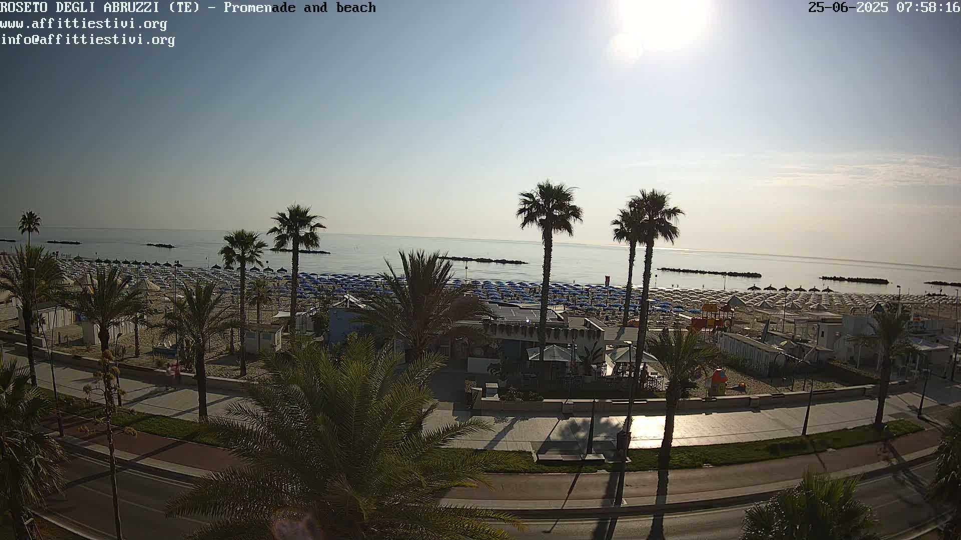 Roseto degli Abruzzi Beach Live Cam - Abruzzo, Italy