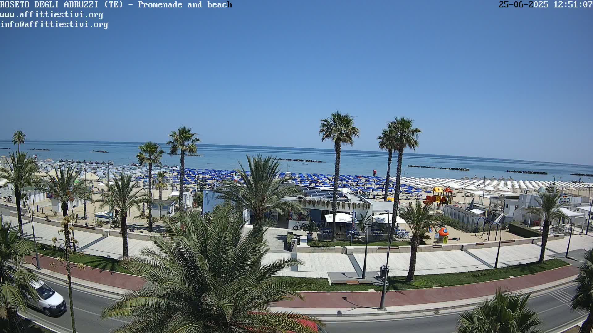 Roseto degli Abruzzi Beach Live Cam - Abruzzo, Italy