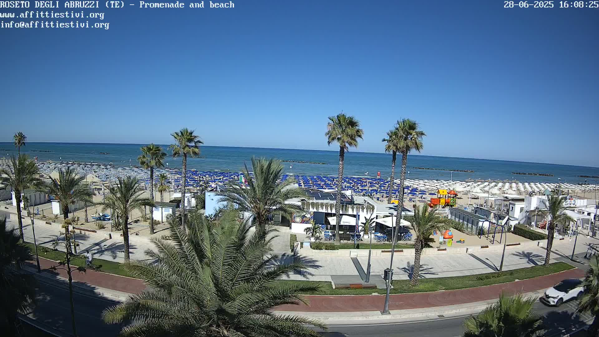 Roseto degli Abruzzi Beach Live Cam - Abruzzo, Italy