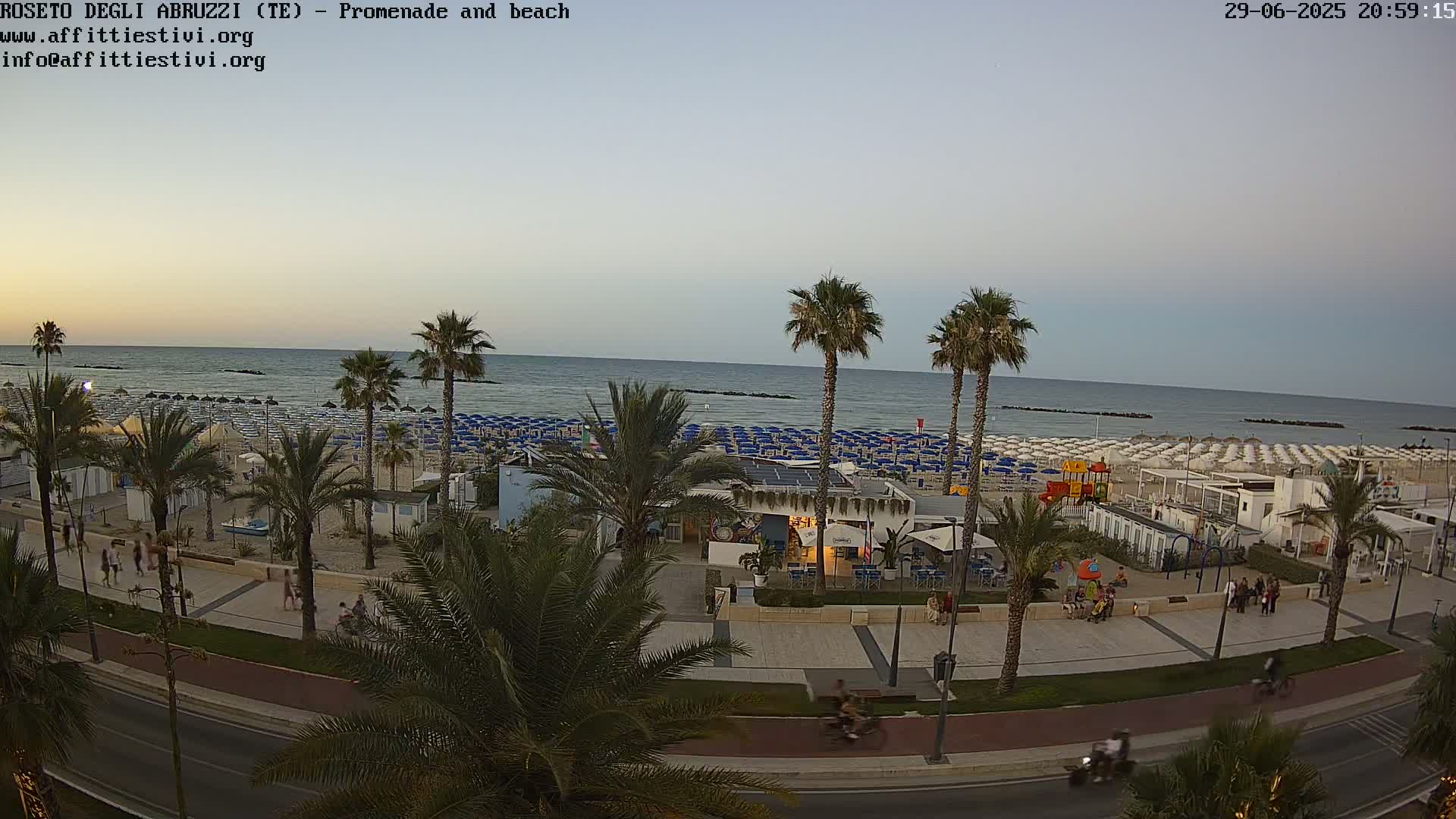 Roseto degli Abruzzi Beach Live Cam - Abruzzo, Italy