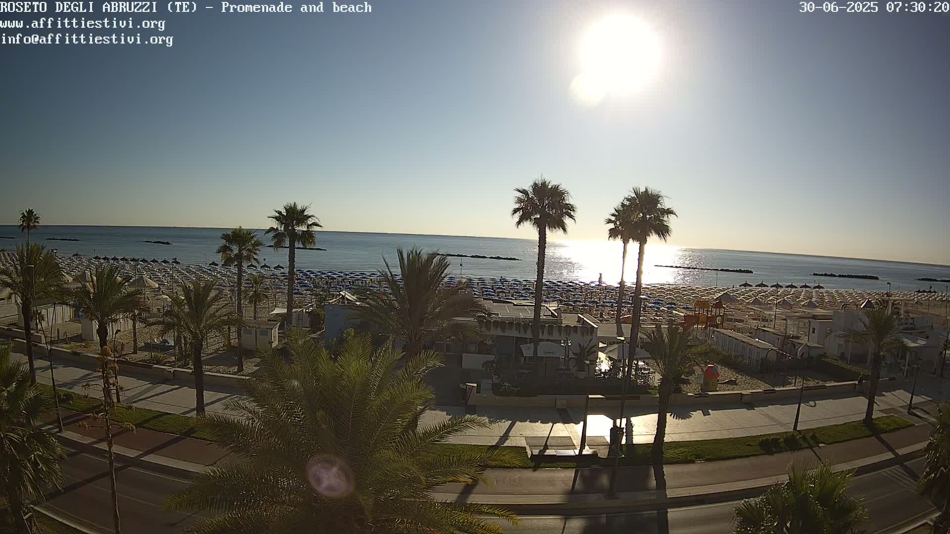 Roseto degli Abruzzi Beach Live Cam - Abruzzo, Italy