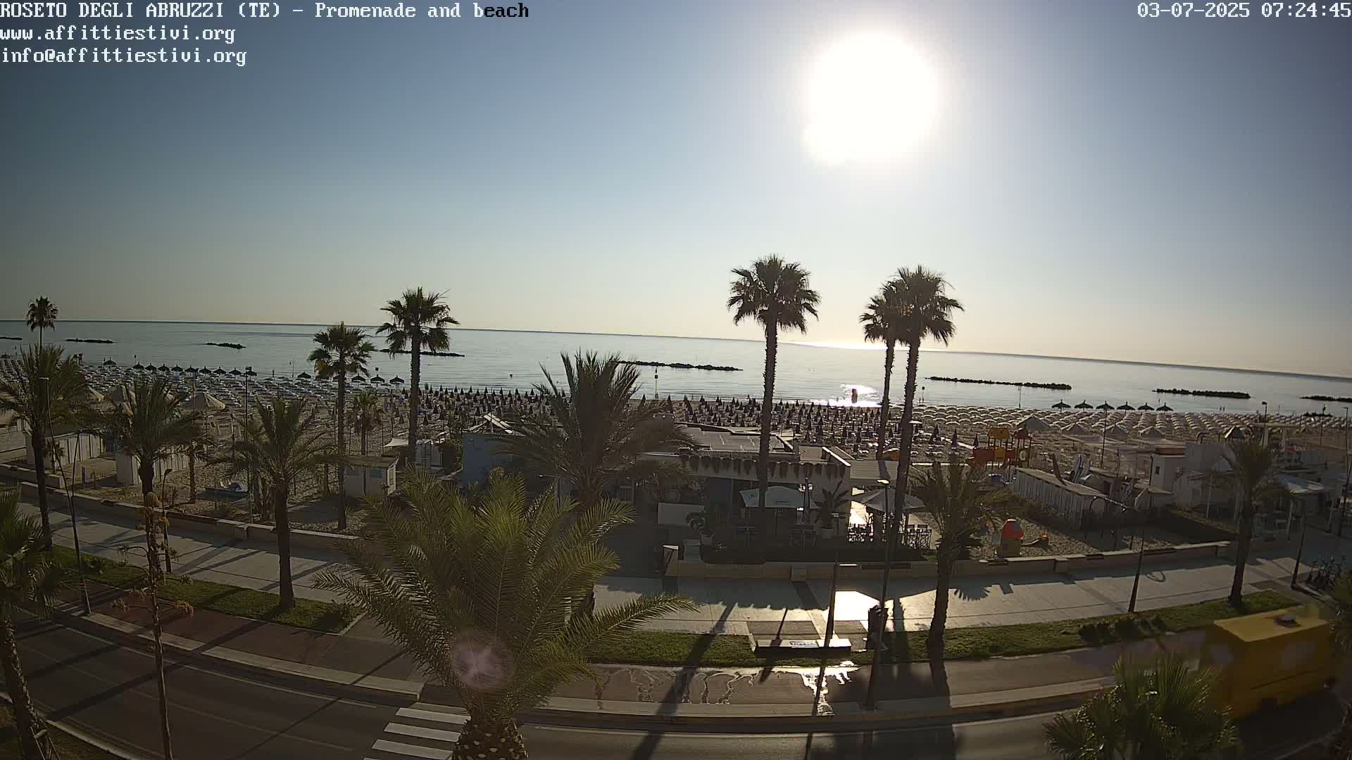 Roseto degli Abruzzi Beach Live Cam - Abruzzo, Italy