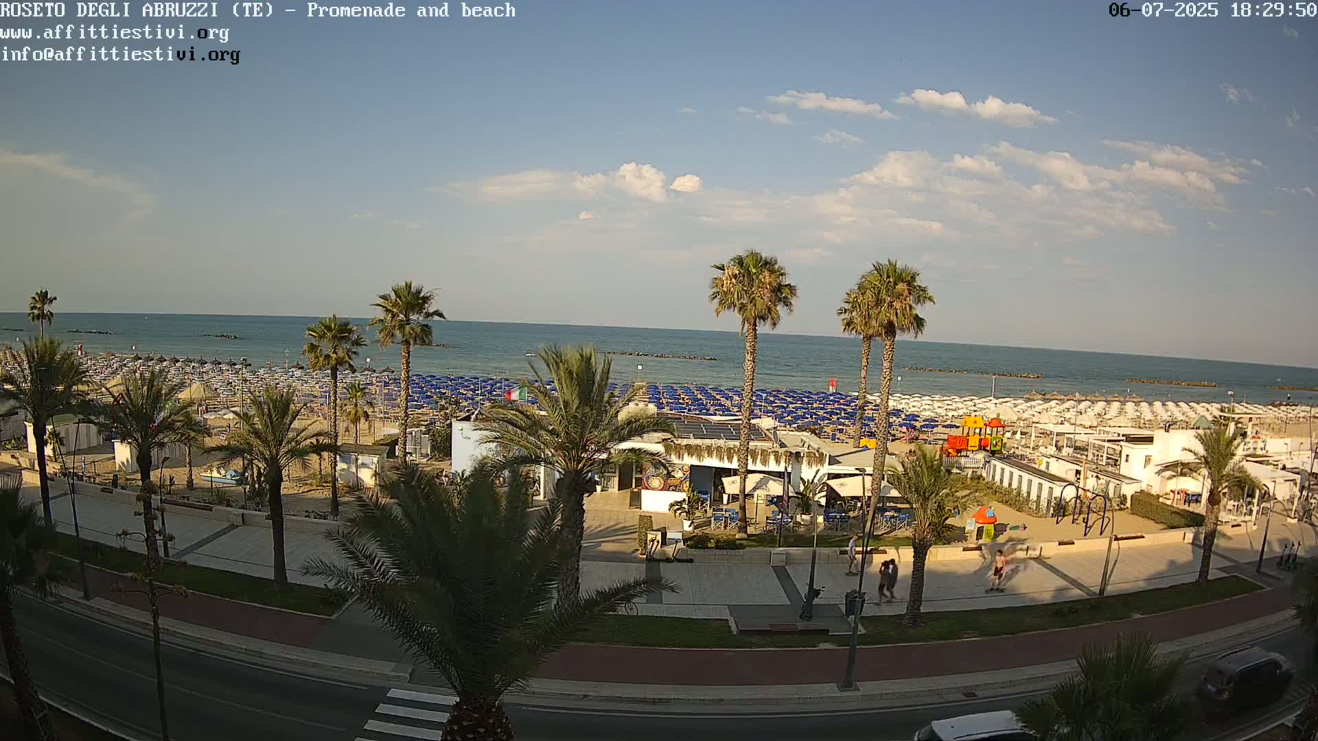 Roseto degli Abruzzi Beach Live Cam - Abruzzo, Italy