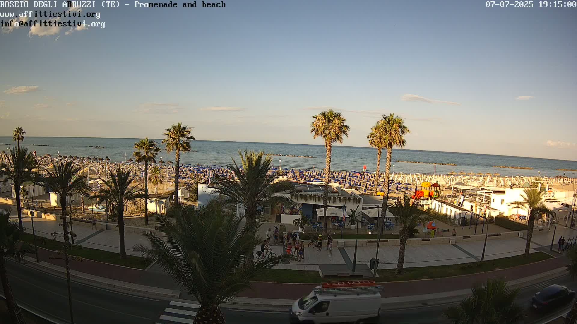Roseto degli Abruzzi Beach Live Cam - Abruzzo, Italy