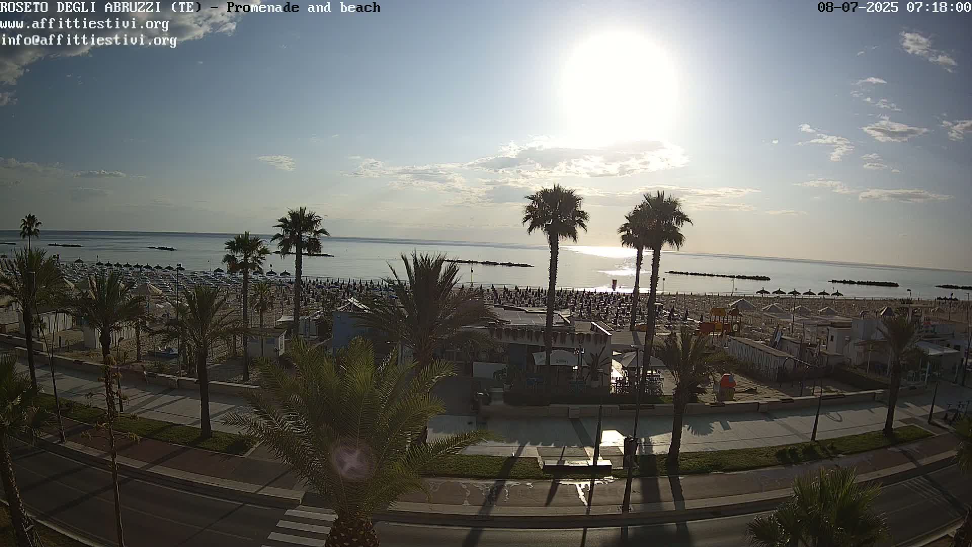 Roseto degli Abruzzi Beach Live Cam - Abruzzo, Italy