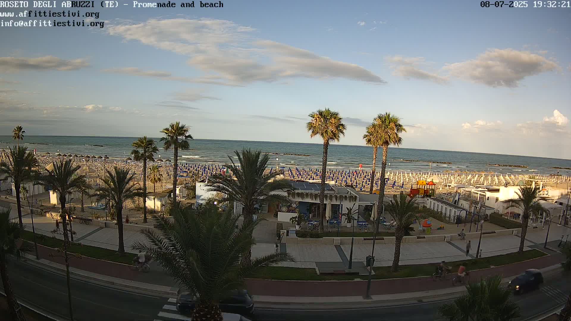 Roseto degli Abruzzi Beach Live Cam - Abruzzo, Italy