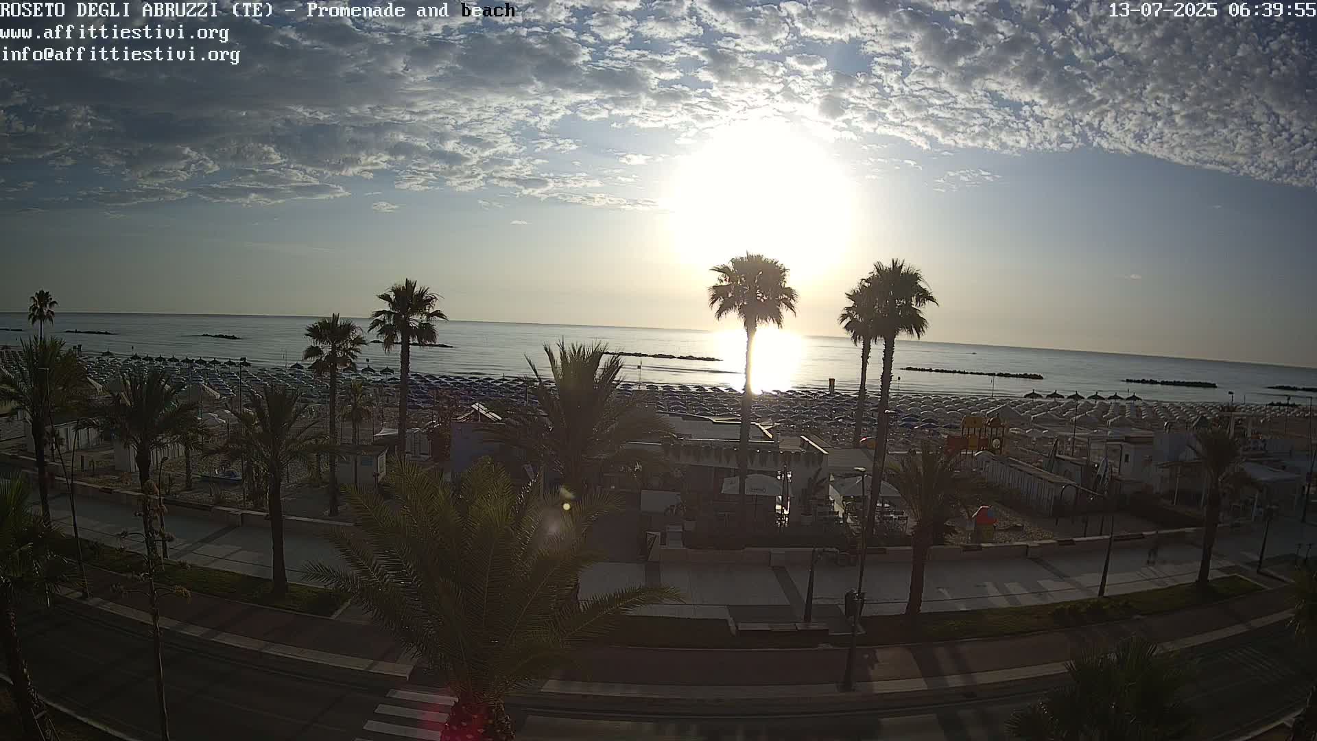 Roseto degli Abruzzi Beach Live Cam - Abruzzo, Italy