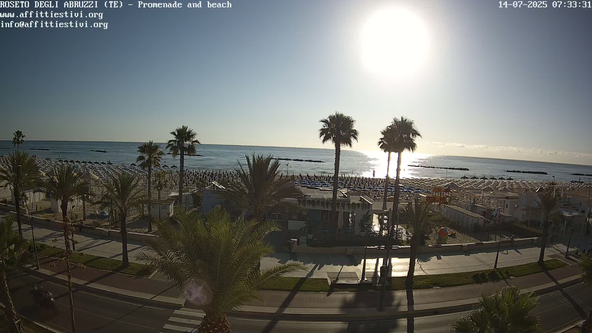 Roseto degli Abruzzi Beach Live Cam - Abruzzo, Italy