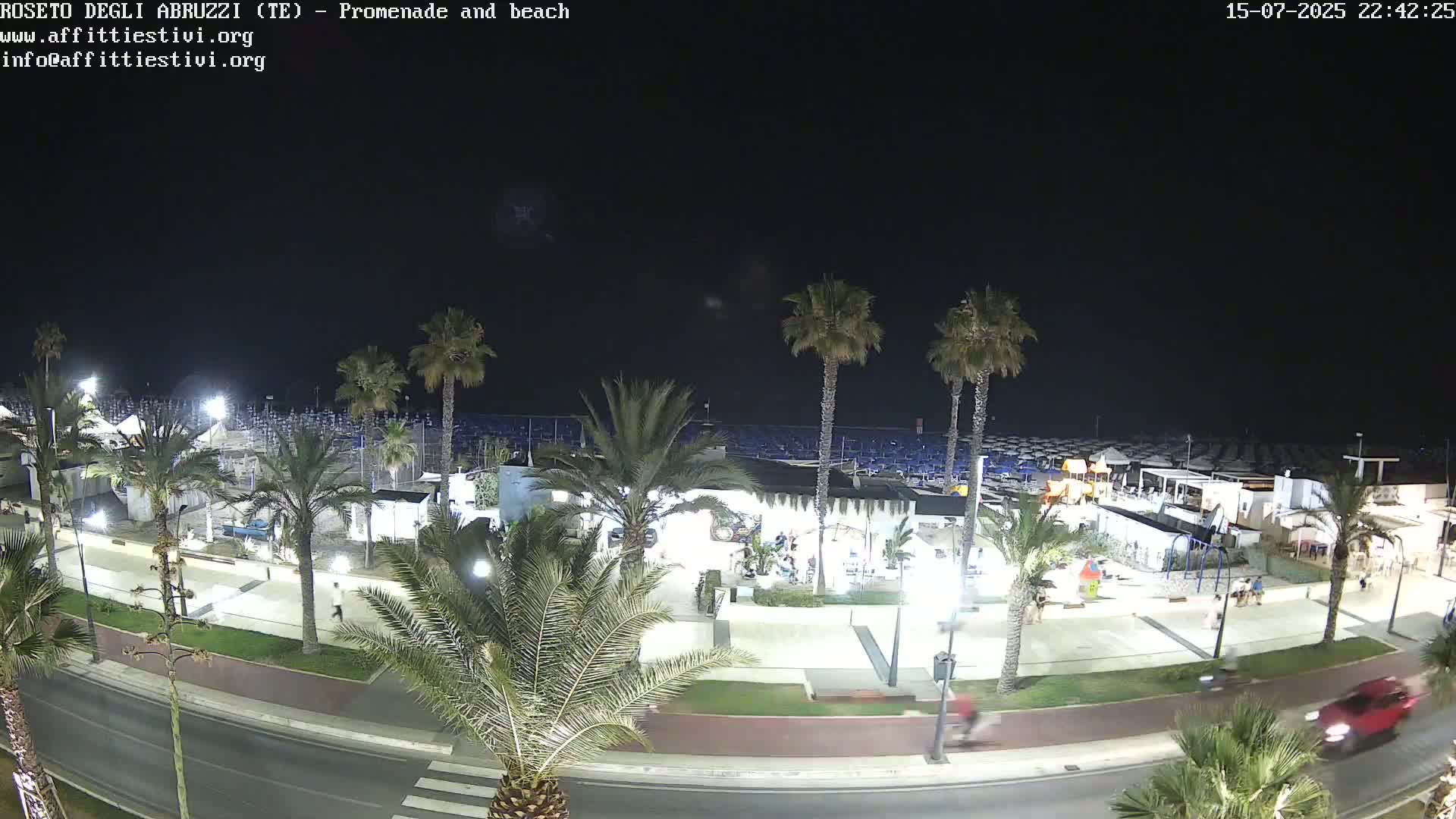 Roseto degli Abruzzi Beach Live Cam - Abruzzo, Italy