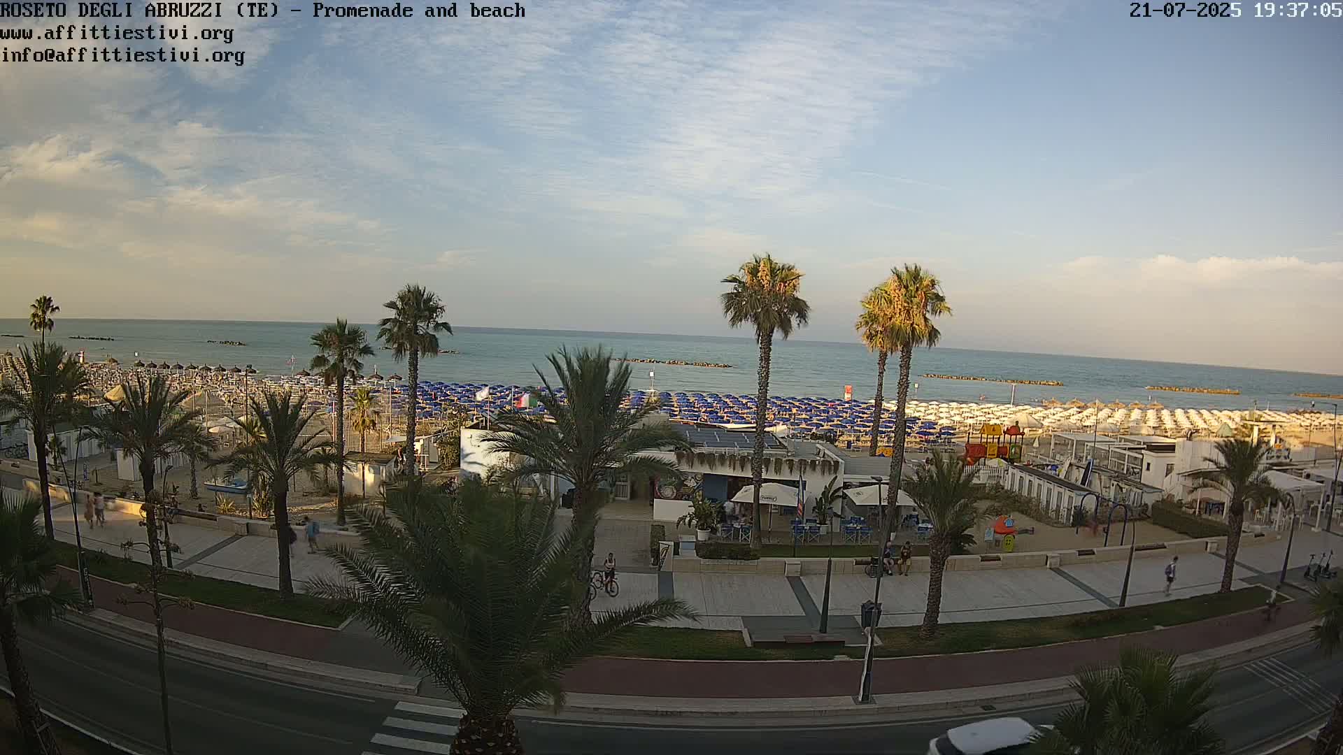 Roseto degli Abruzzi Beach Live Cam - Abruzzo, Italy