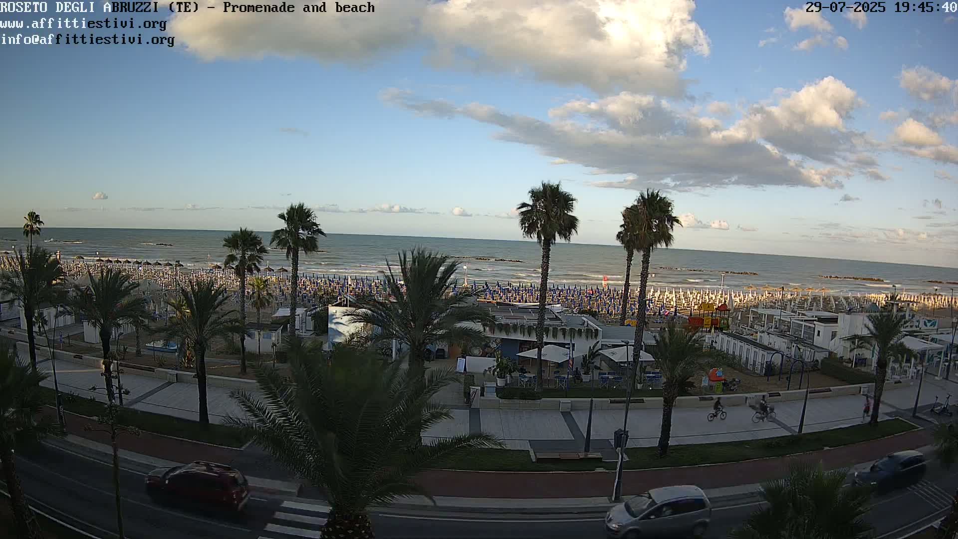 Roseto degli Abruzzi Beach Live Cam - Abruzzo, Italy