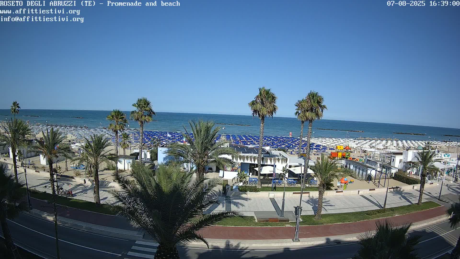 Roseto degli Abruzzi Beach Live Cam - Abruzzo, Italy