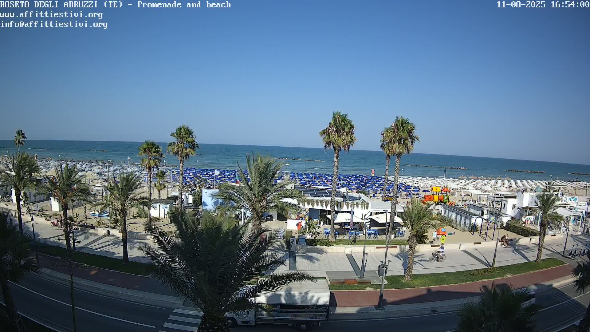 Roseto degli Abruzzi Beach Live Cam - Abruzzo, Italy