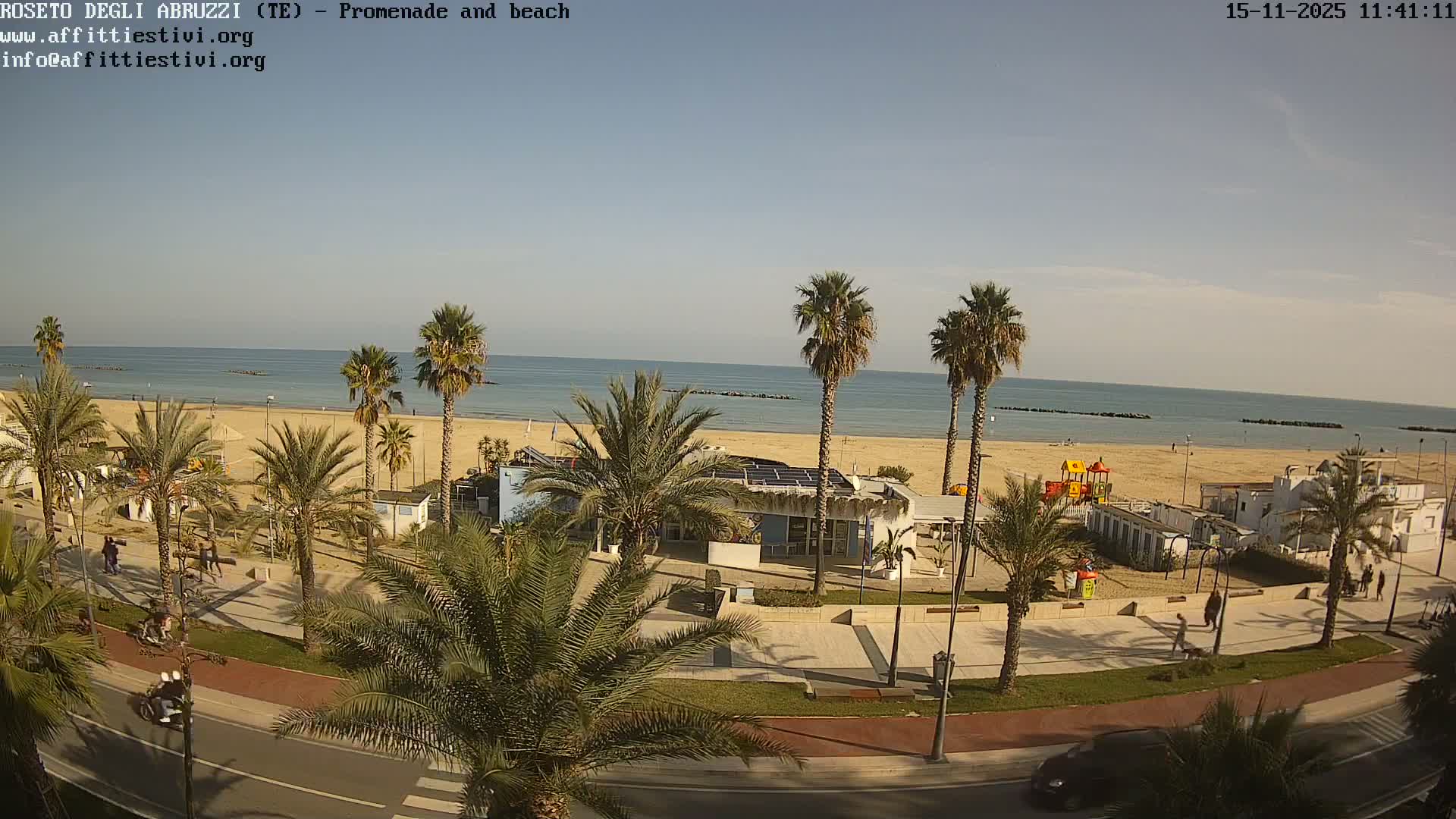 Roseto degli Abruzzi Beach Live Cam - Abruzzo, Italy