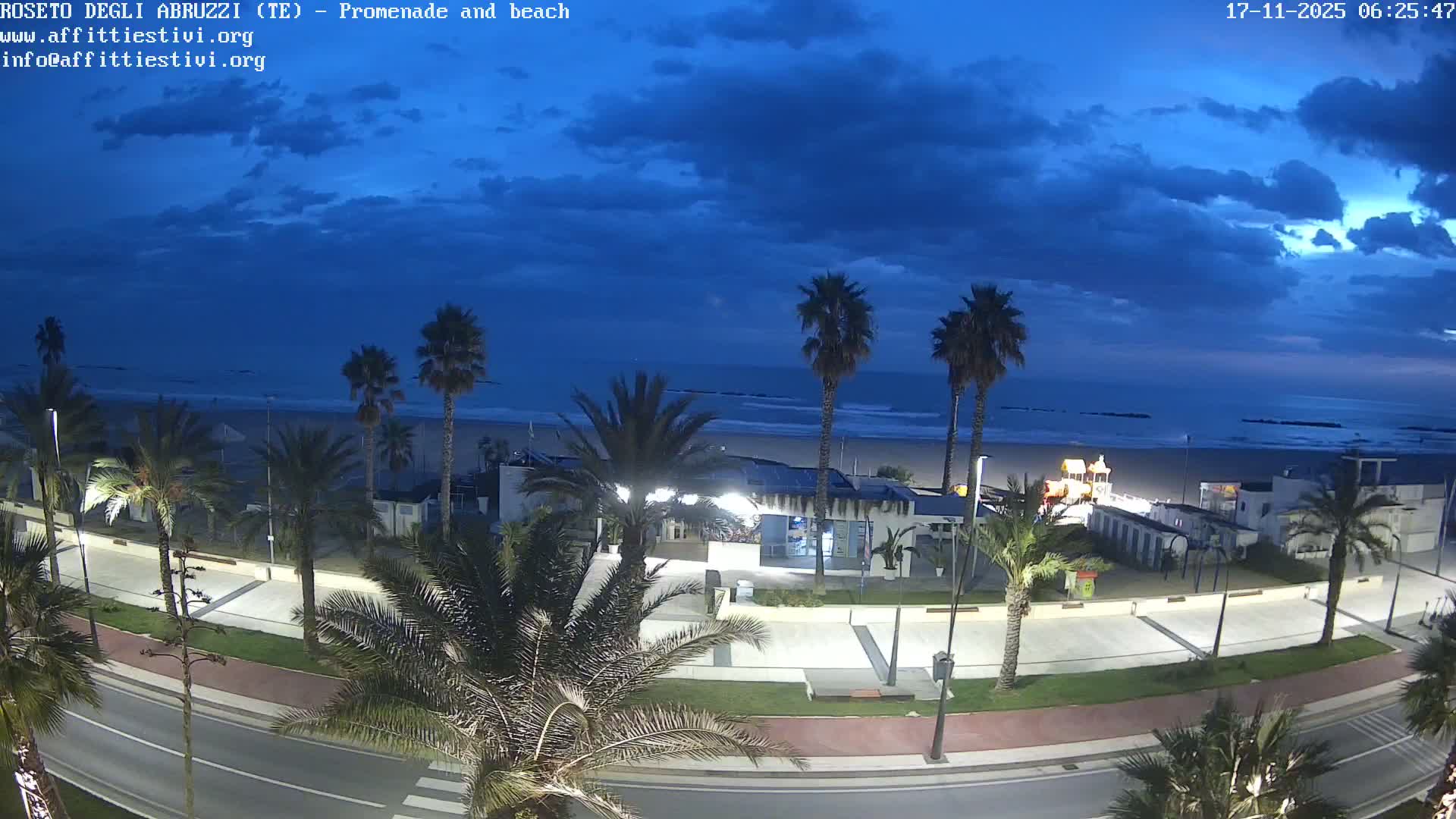 Roseto degli Abruzzi Beach Live Cam - Abruzzo, Italy