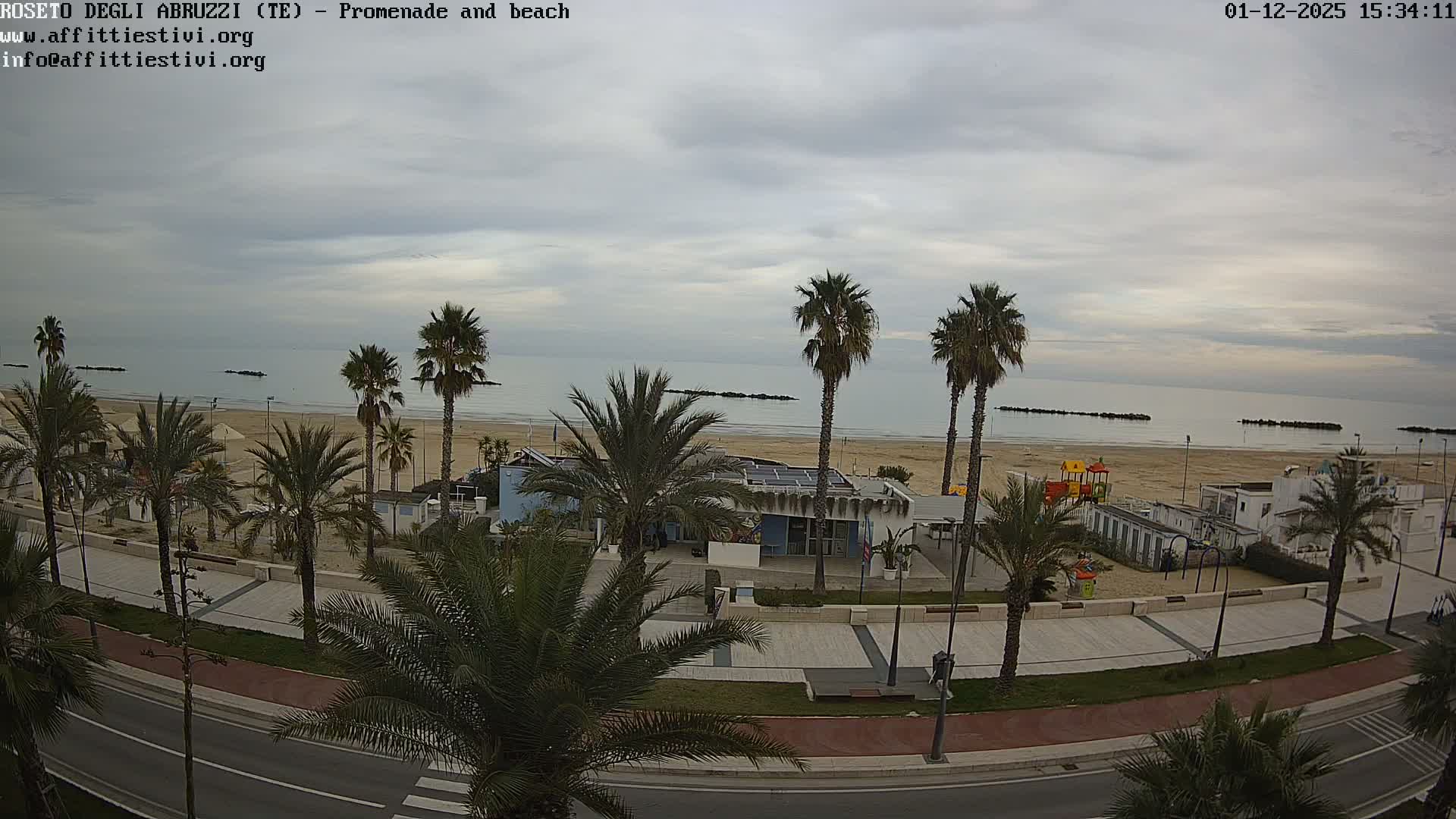 Roseto degli Abruzzi Beach Live Cam - Abruzzo, Italy